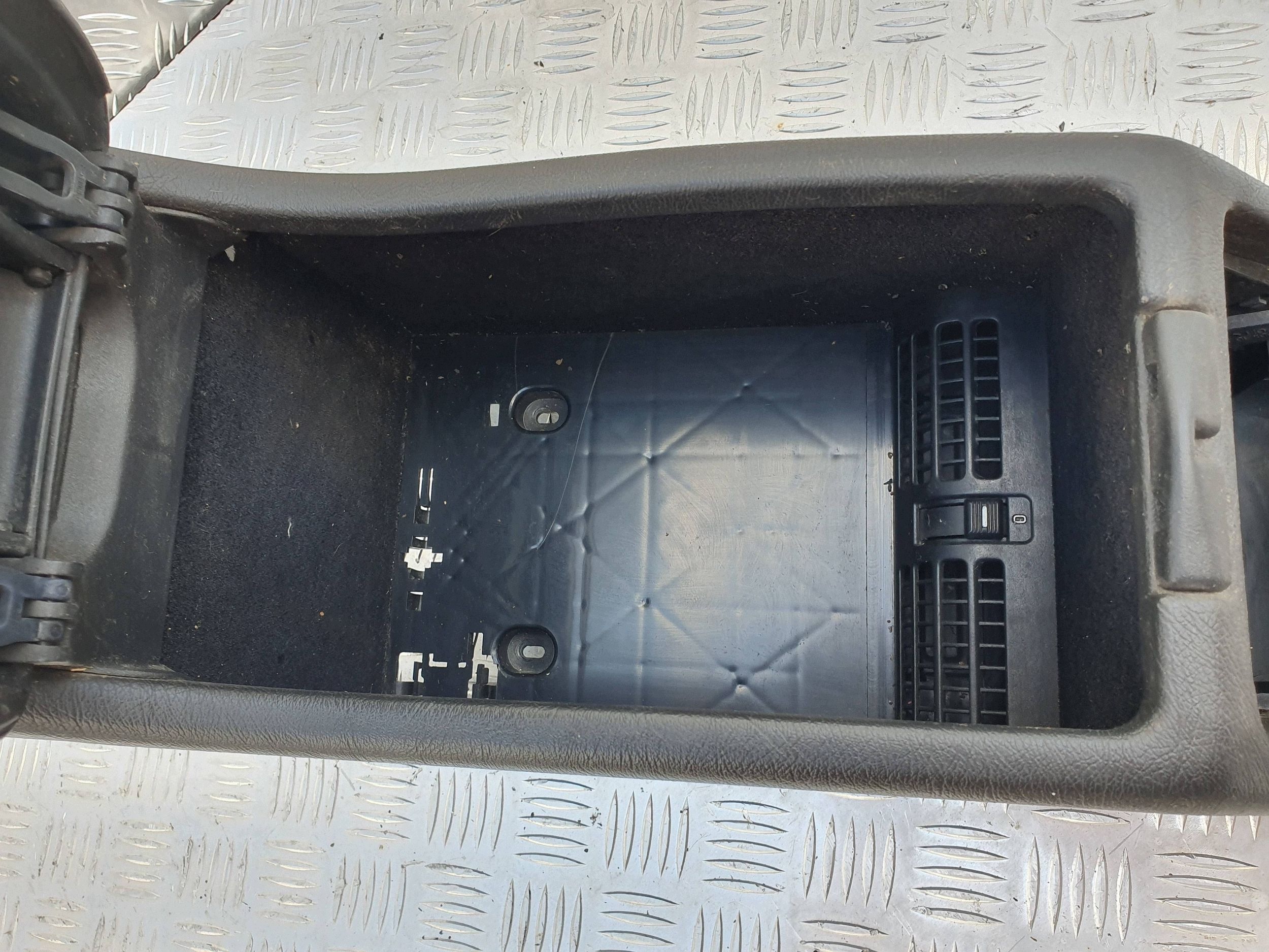 TUNEL armrest E9300411 MERCEDES W210