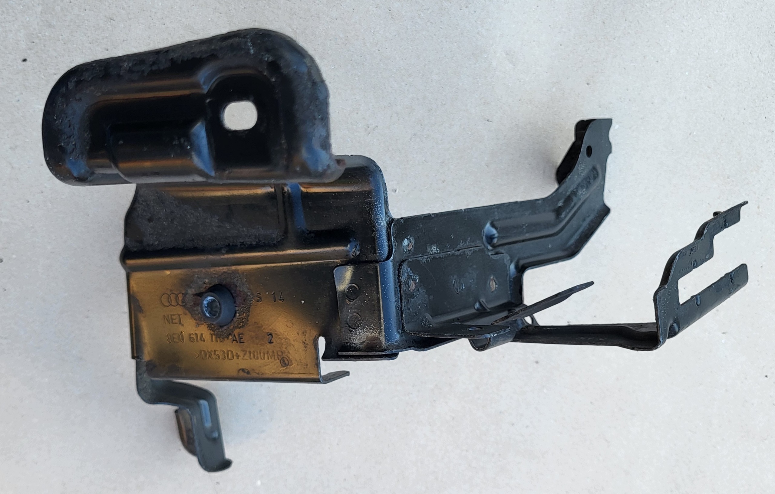 holder bracket console POMPY ABS AUDI A4 B6 B7 1.8 T 8E9 AVANT OE