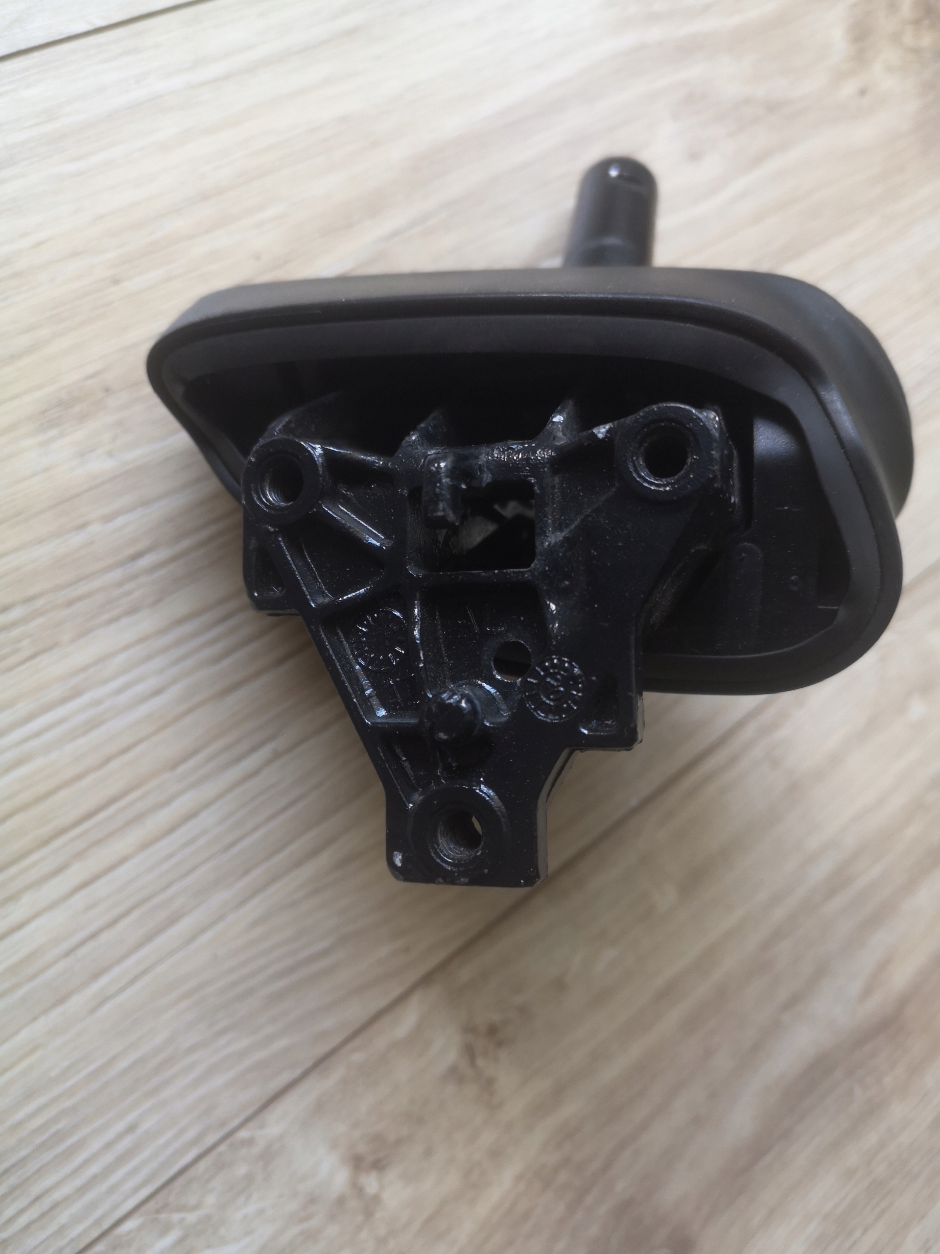 AUDI A6 C8 TRZPIEN Fixation Droit Rétroviseur OE