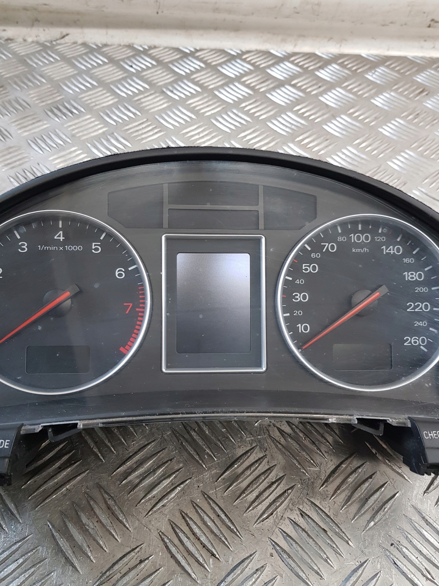 dials 8E0920900H AUDI A4 B6 1.6B 02R- EUROPA
