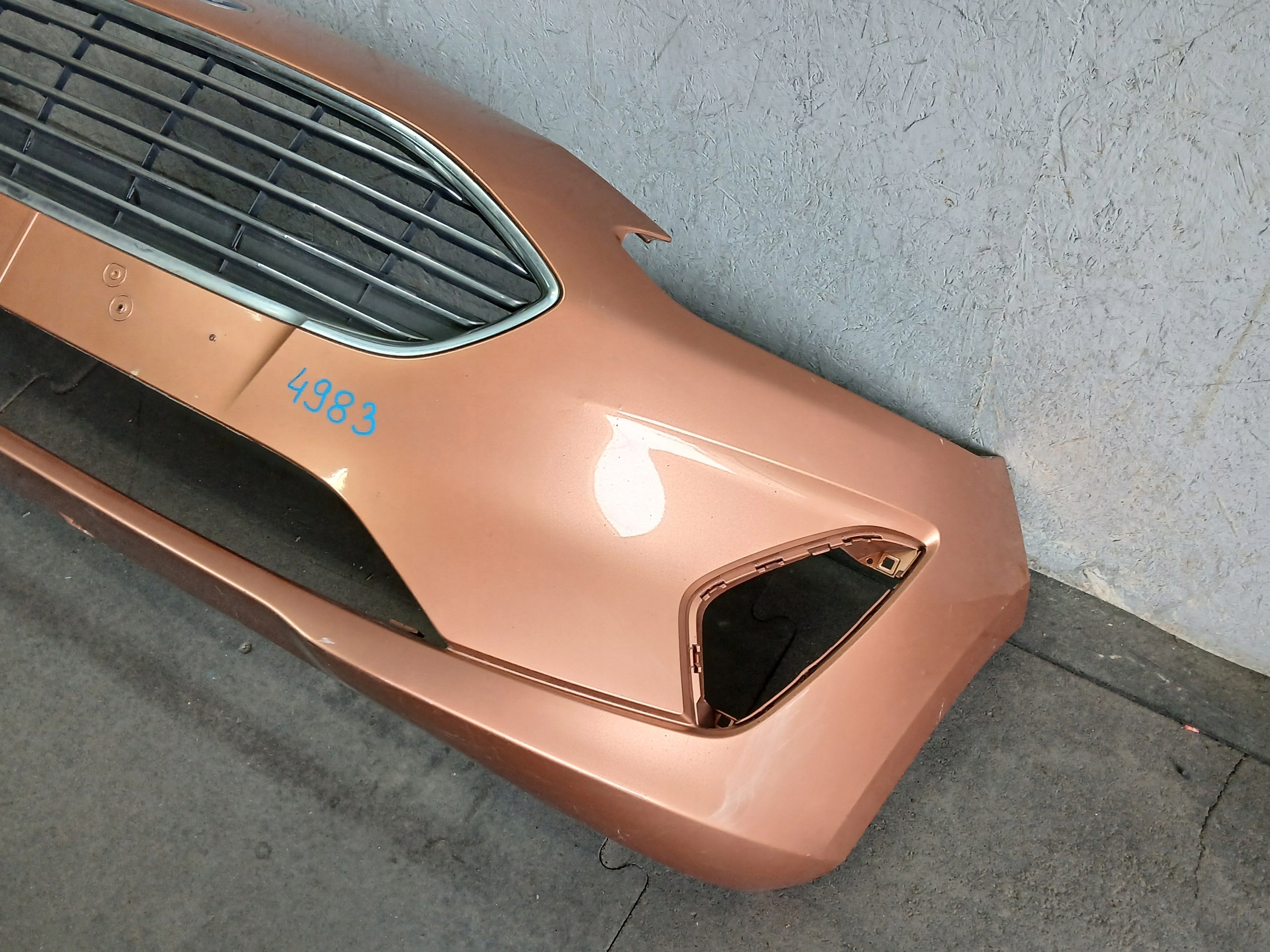 nárazník předek FORD FIESTA MK8
