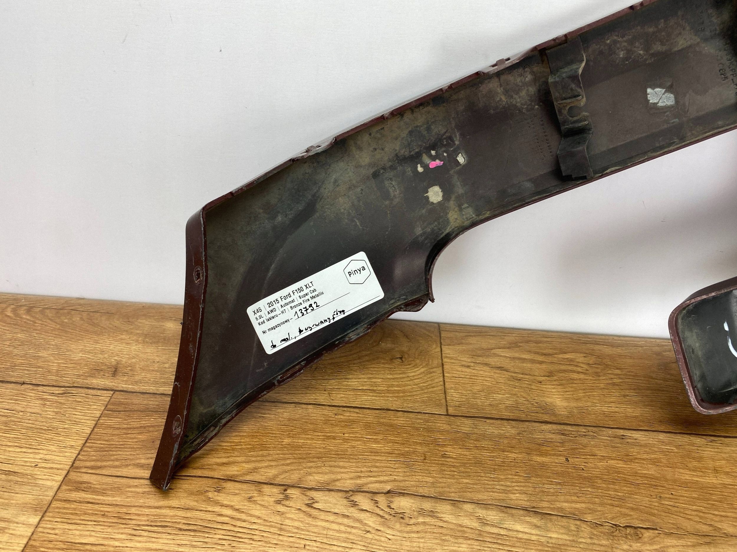 moulding below lampe front right Ford F150 2015+
