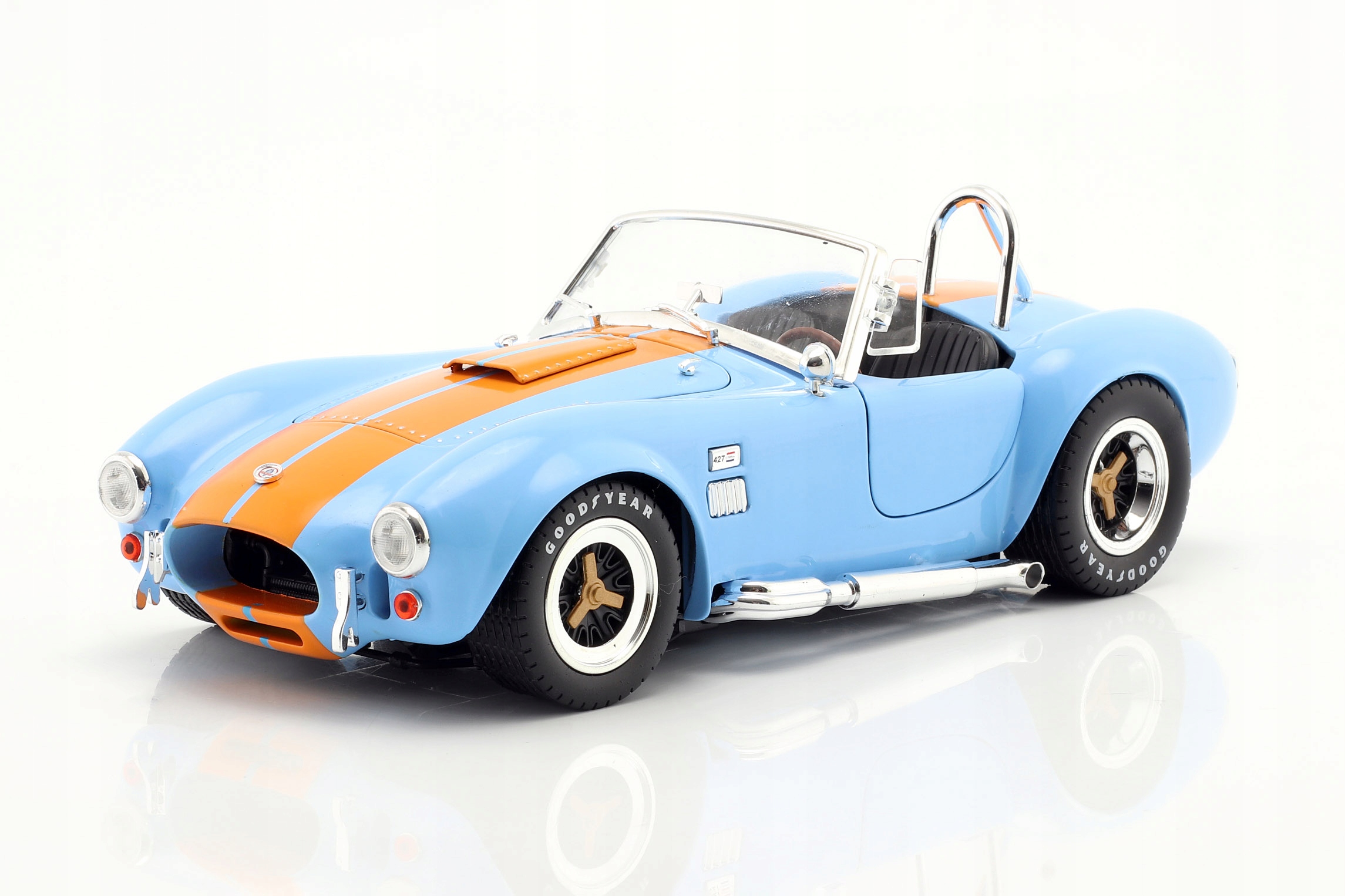 Shelby Cobra 427 S/c Spider 1965 Gulf Colors Ford Shelby Collectibles 1:18