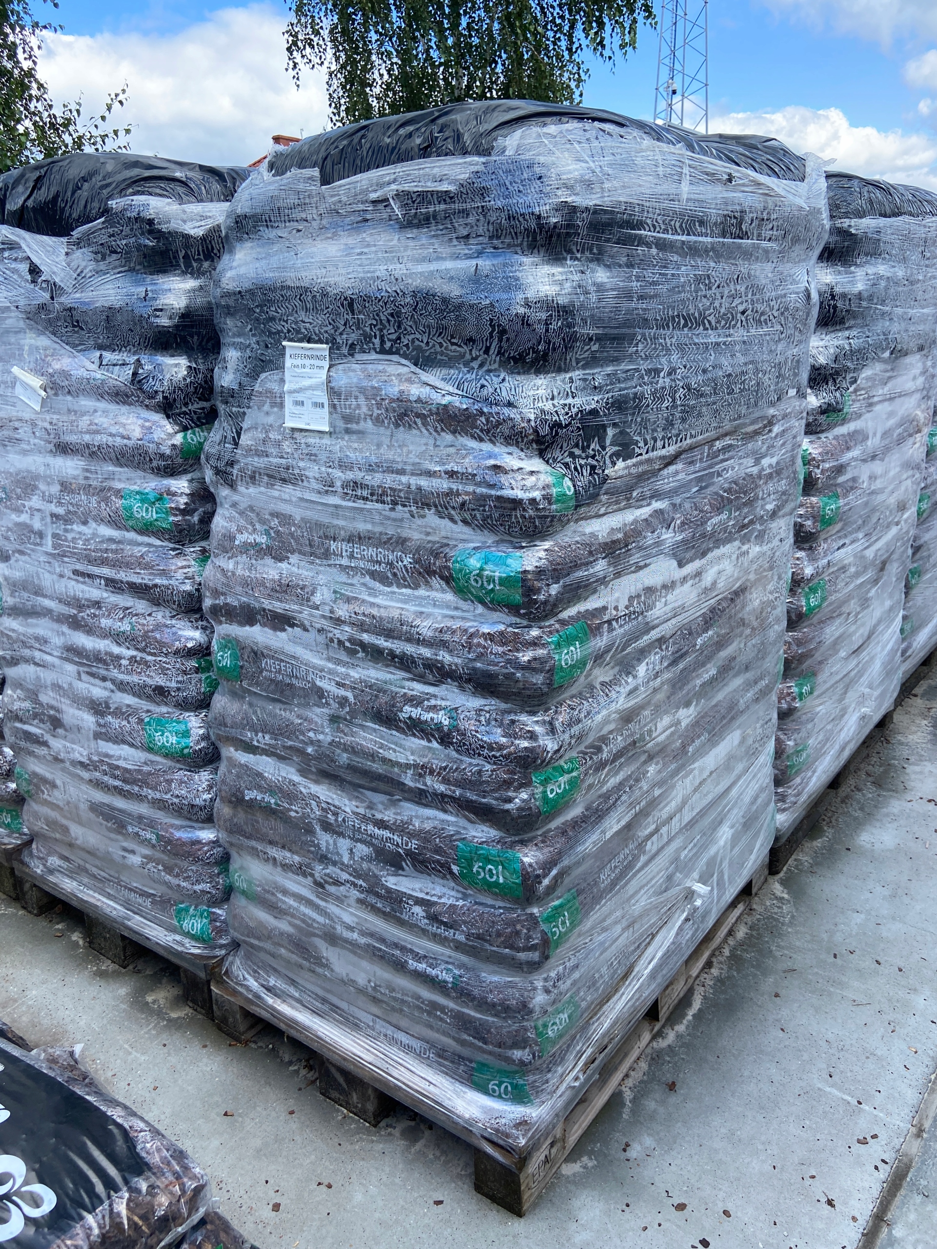 Paleta KORA SOSNOWA ogrodowa 10-20 mm Drobna