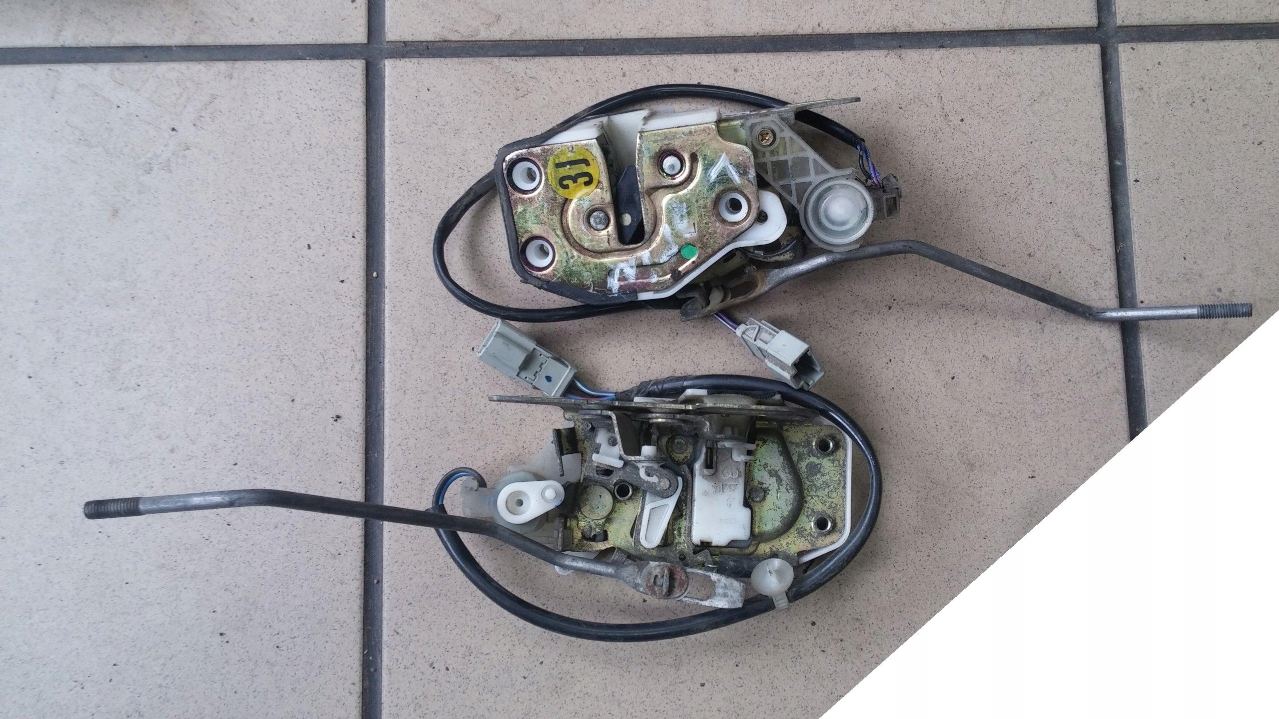 HONDA CIVIC 3D 91-95 ZAMEK LEWY 3J KOSTKA 3 PIN