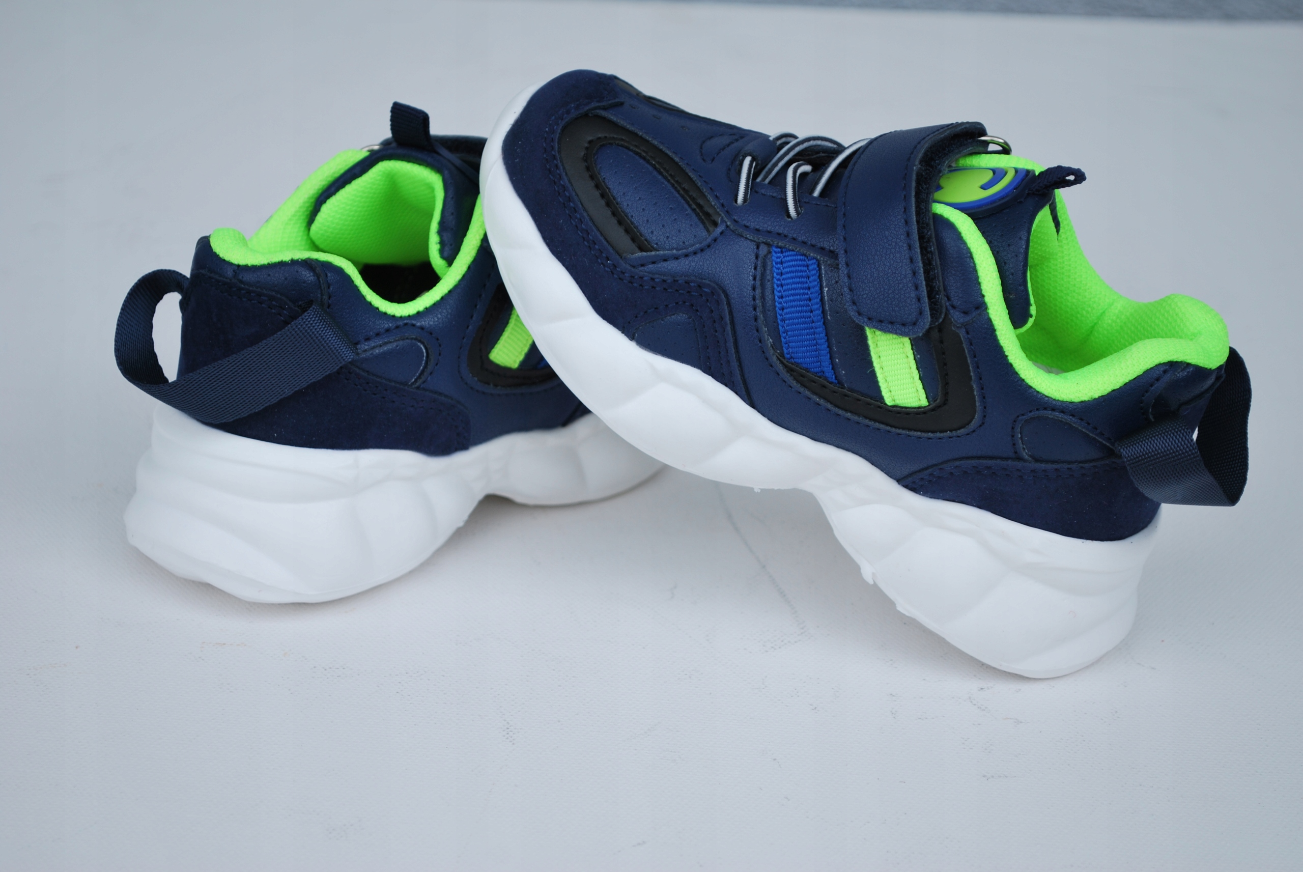 LEKKIE BUTY SPORTOWE ADIDASY w.skóra r.31 / 19,1cm Kod producenta L-68