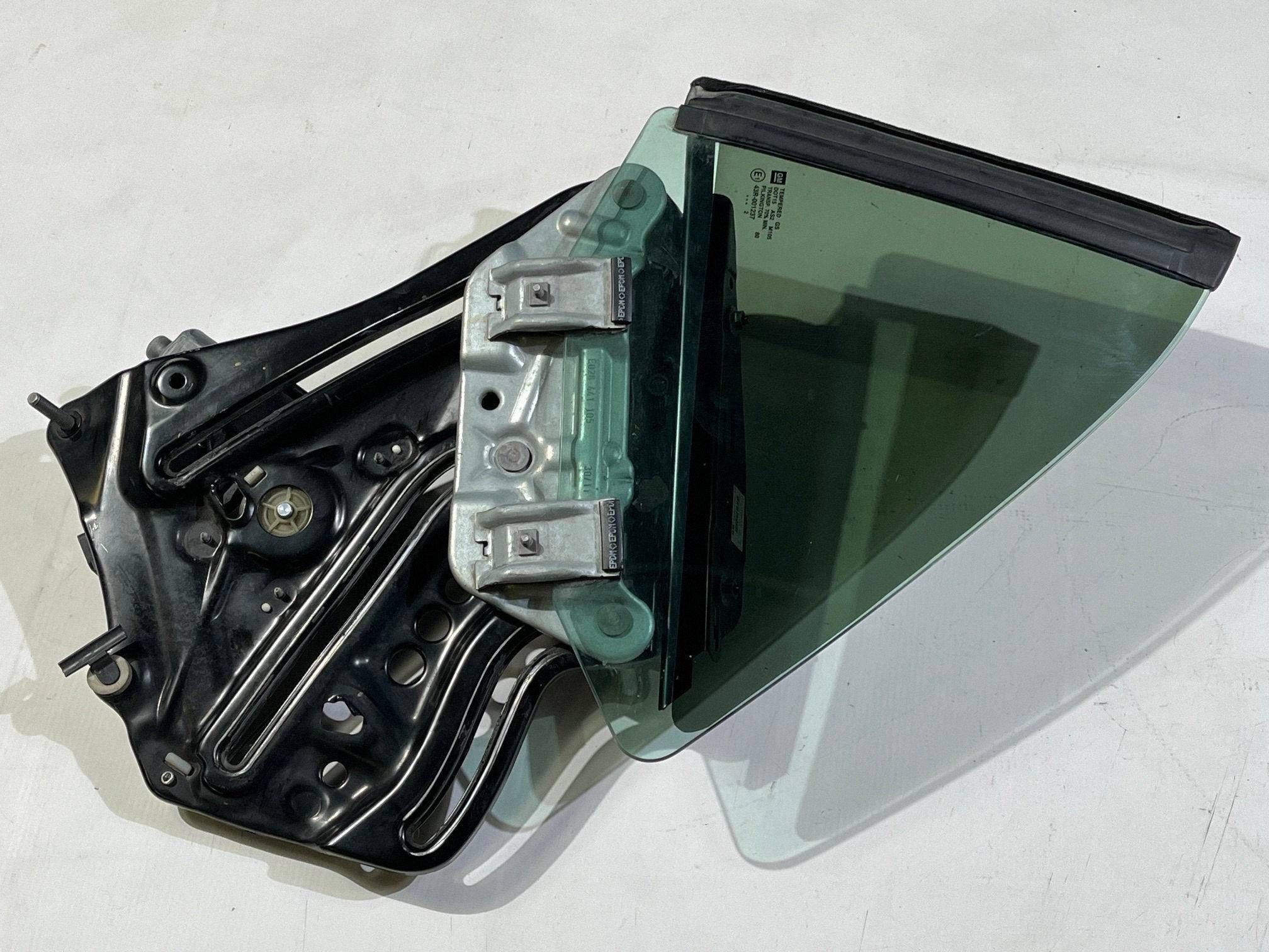 window regulator of the rear left window left Chevrolet Camaro Cabrio 2009-2015