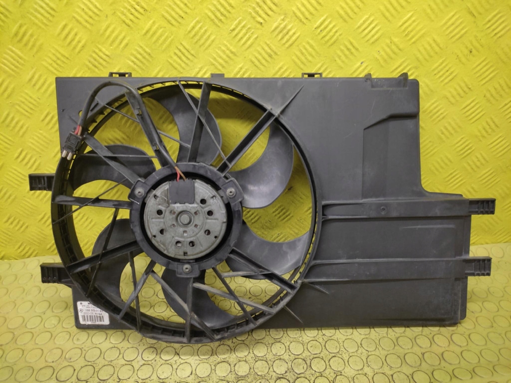 MERCEDES W168 1.4 ventilátor chladiče 0130303880