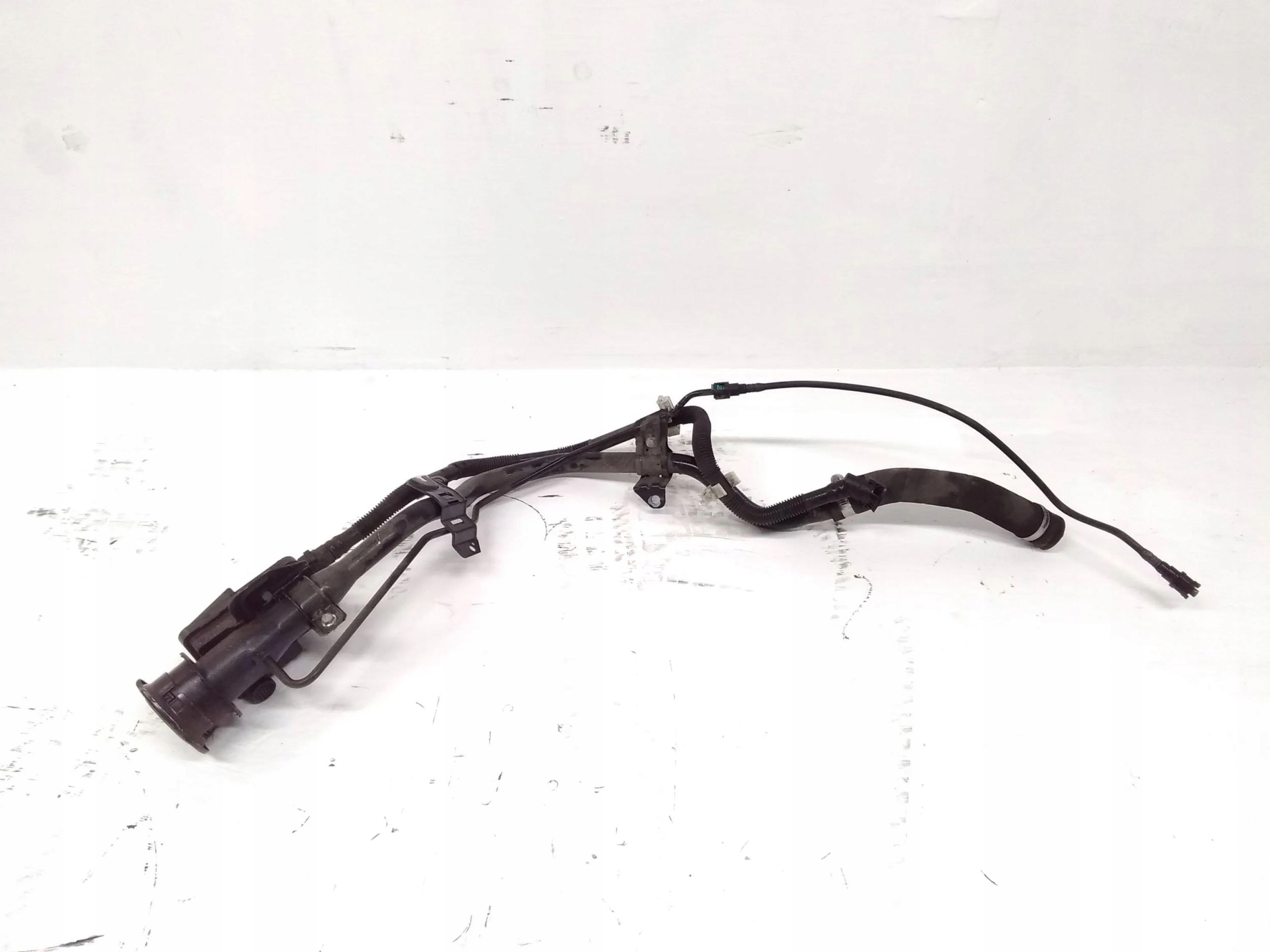 Subaru XV II 2020 Rura wlewu paliwa