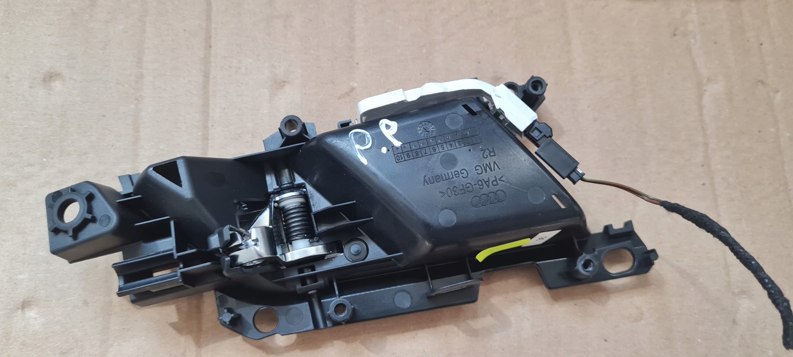 A4 S4 B9 handle WEWNETRZA PODSWIETLANA right right front 8W0837020H