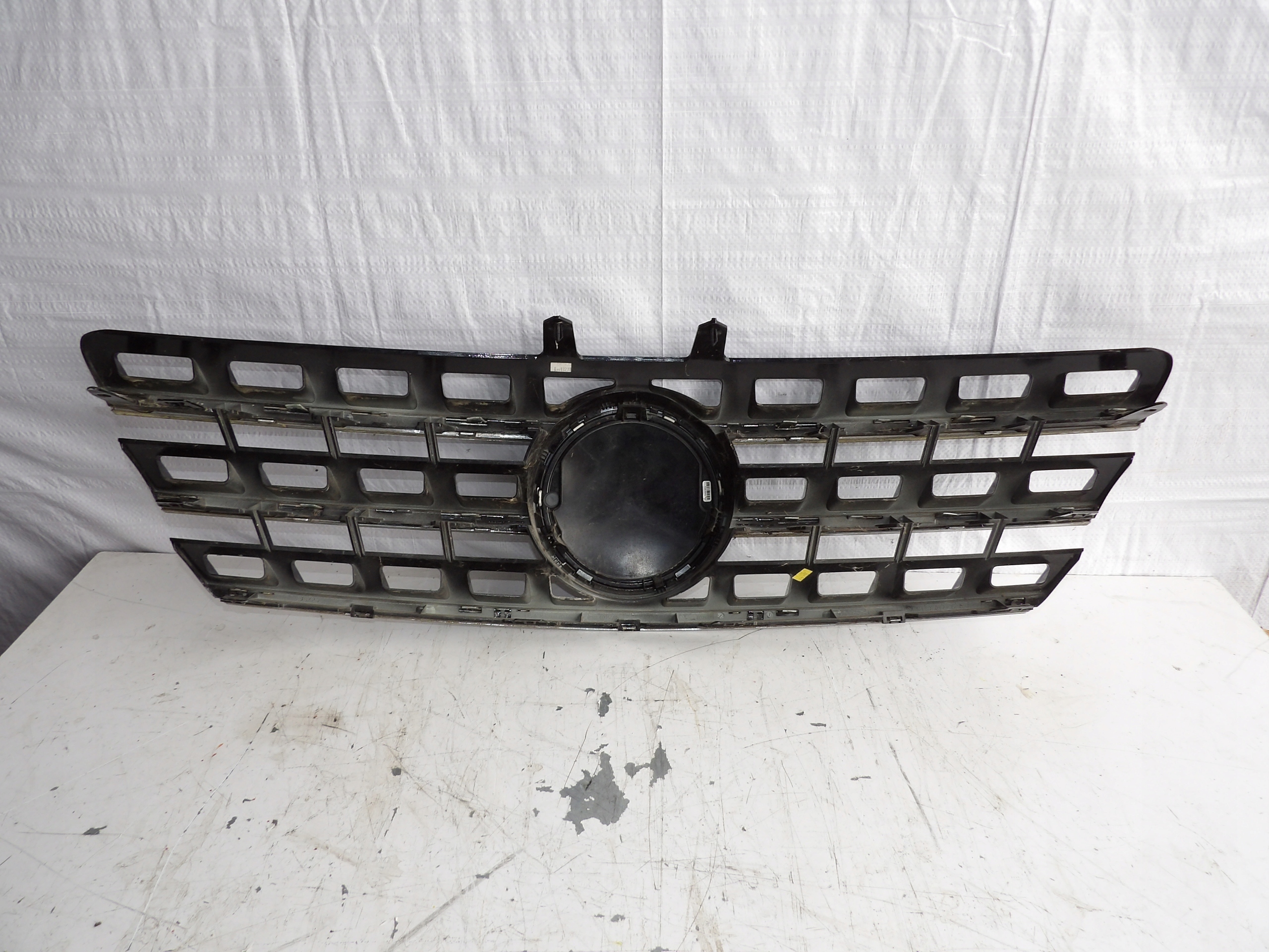 ATRAPA MERCEDES A1648801985 ML W164 AMG Typ samochodu Samochody osobowe