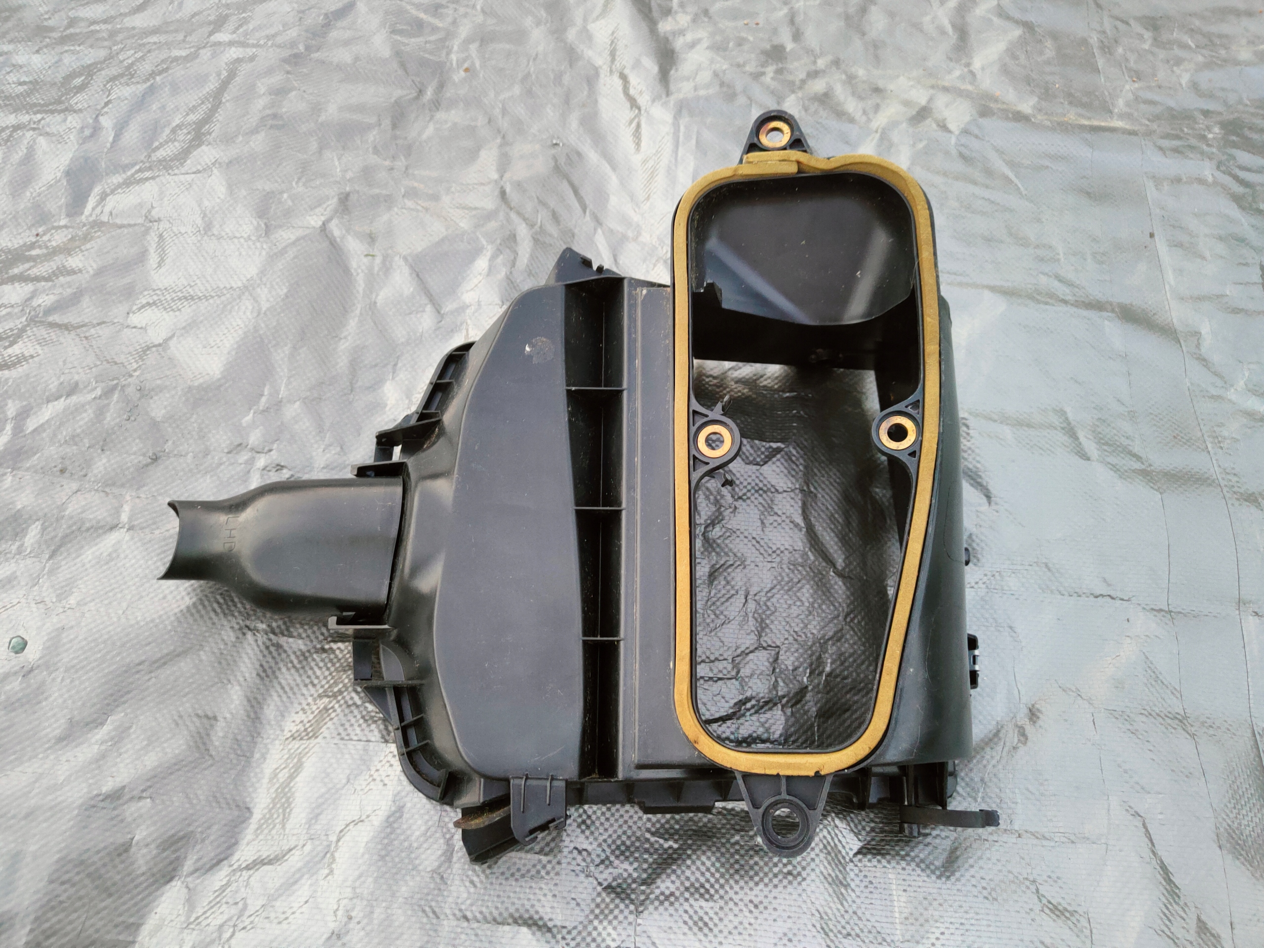 A1668300040 - Корпус воздушного фильтра салона MERCEDES W166