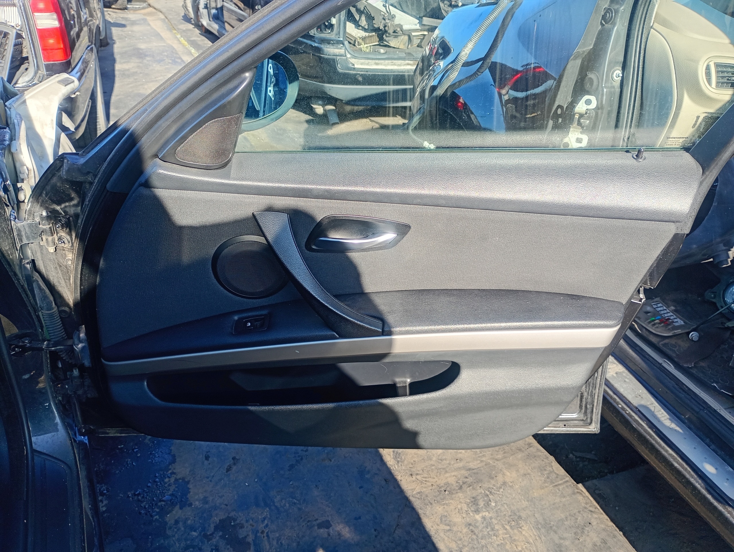 upholstery side right front BMW 3 III E91 06-07