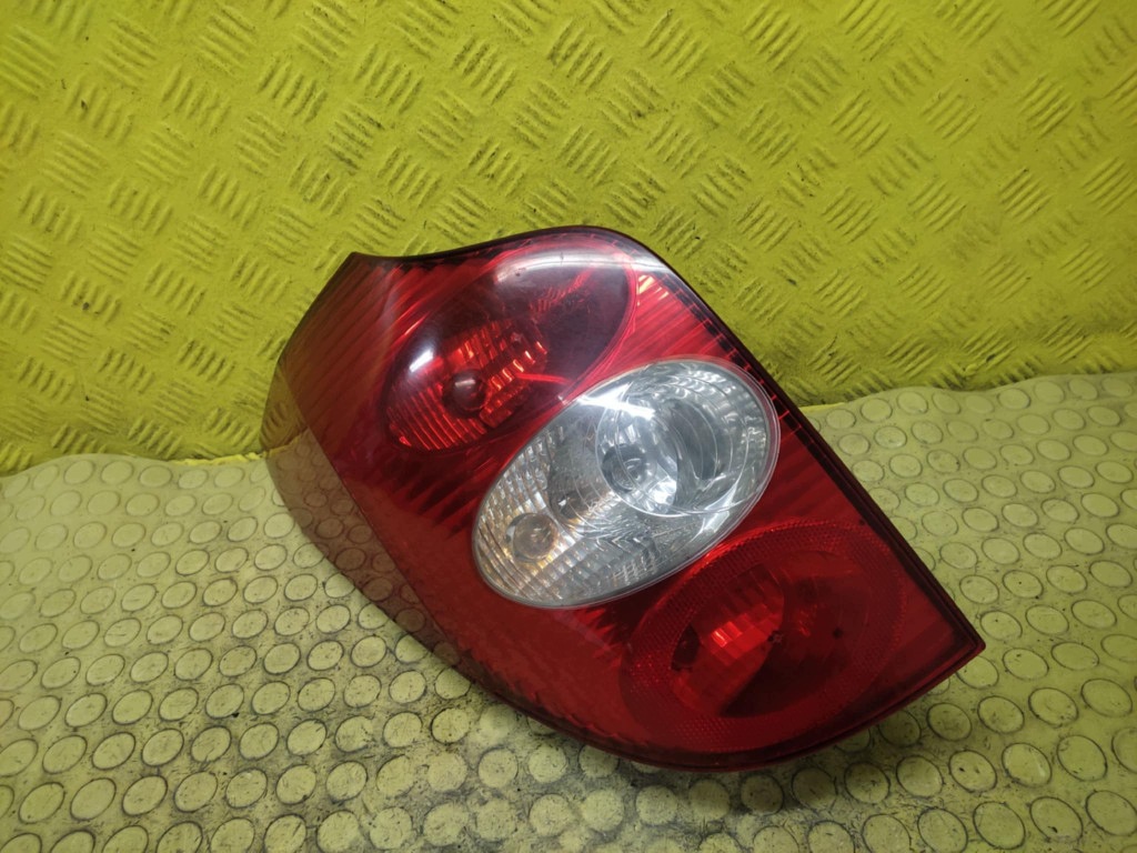 RENAULT LAGUNA II KOMBI light left rear part 8200002471