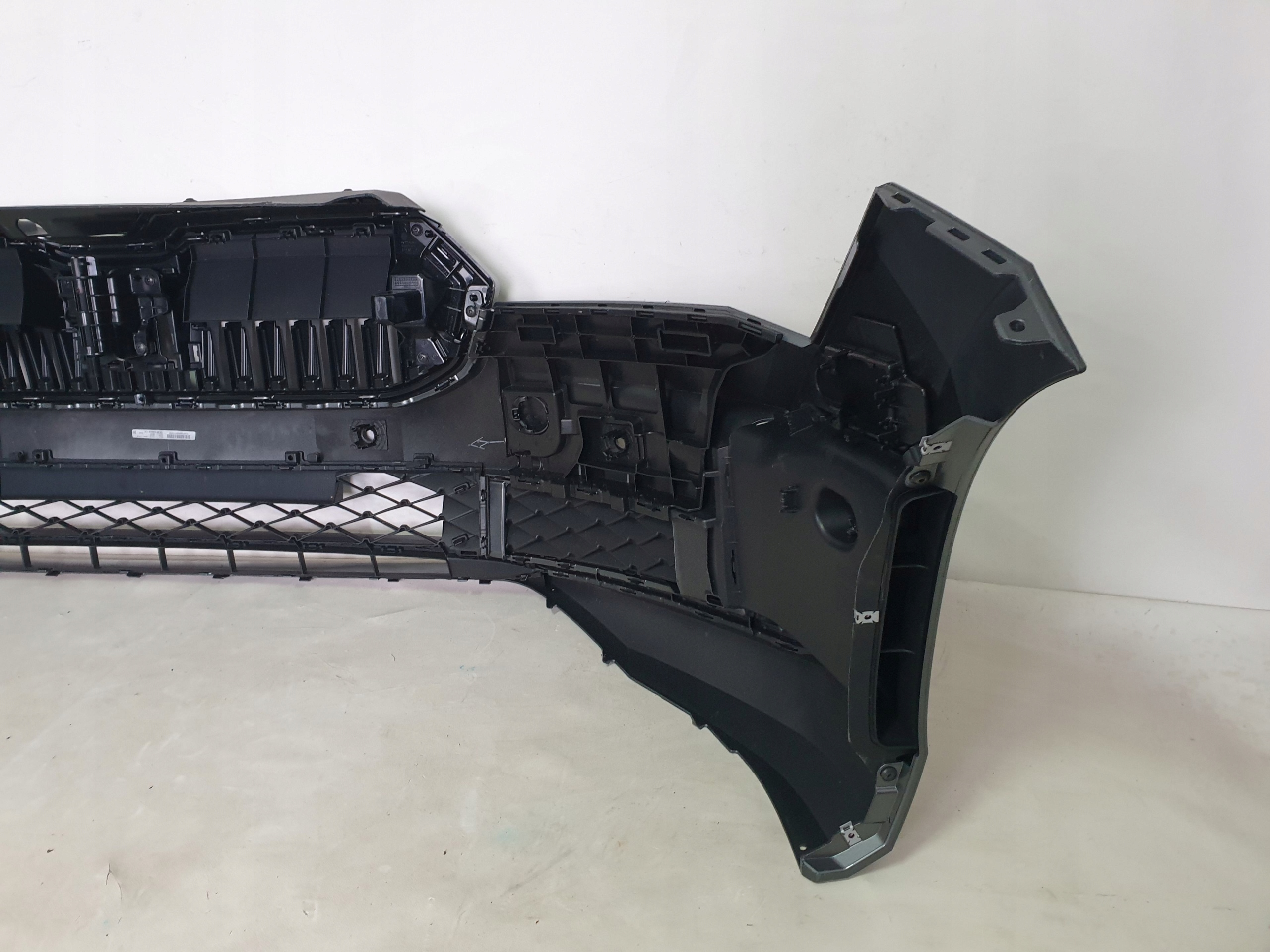 SKODA SUPERB IV 3P0 23-> bumper front front 6 x PDC cover 3P0807221