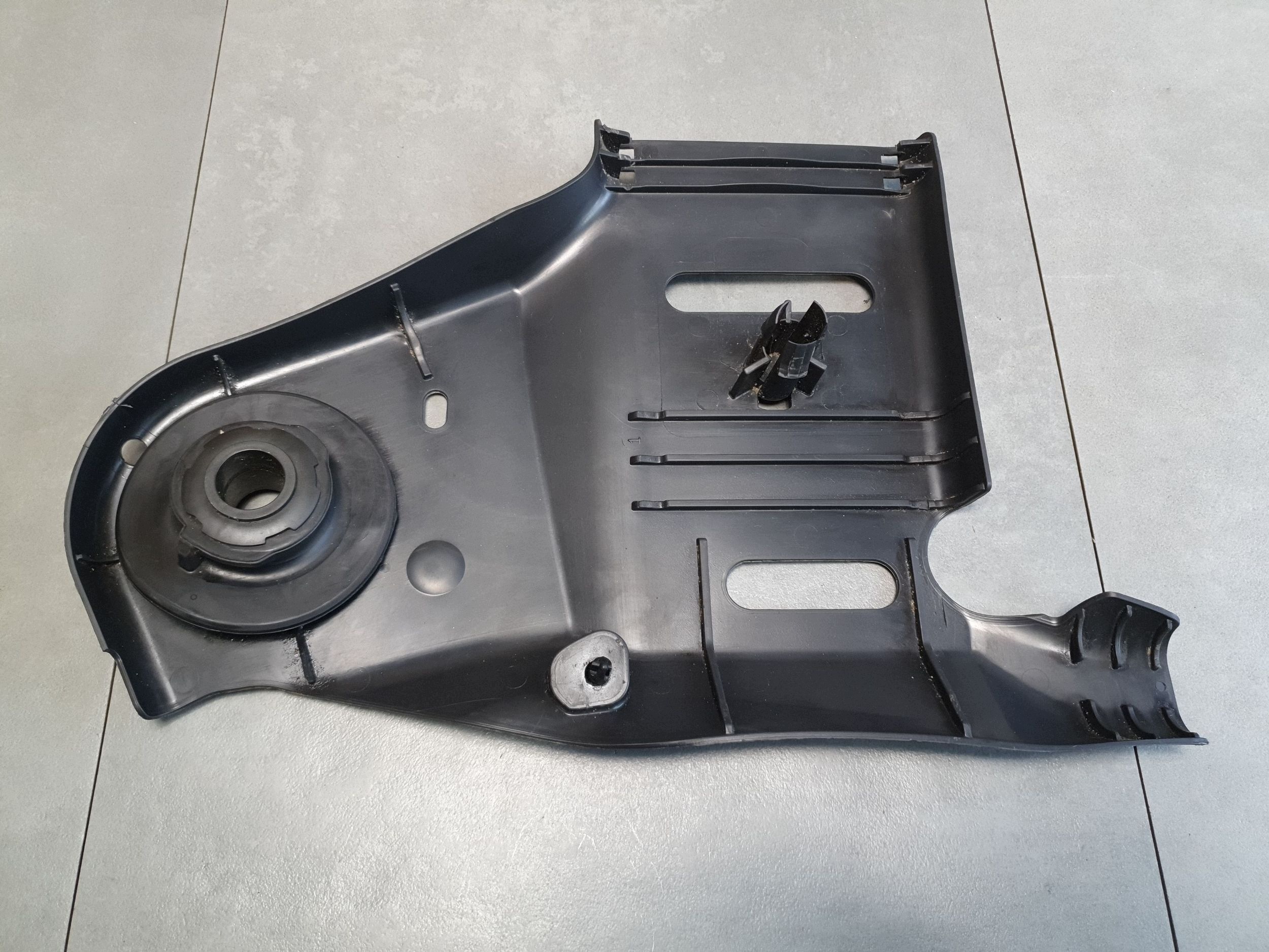 Audi A3 8Y cover chassis rear 5Q0501560J