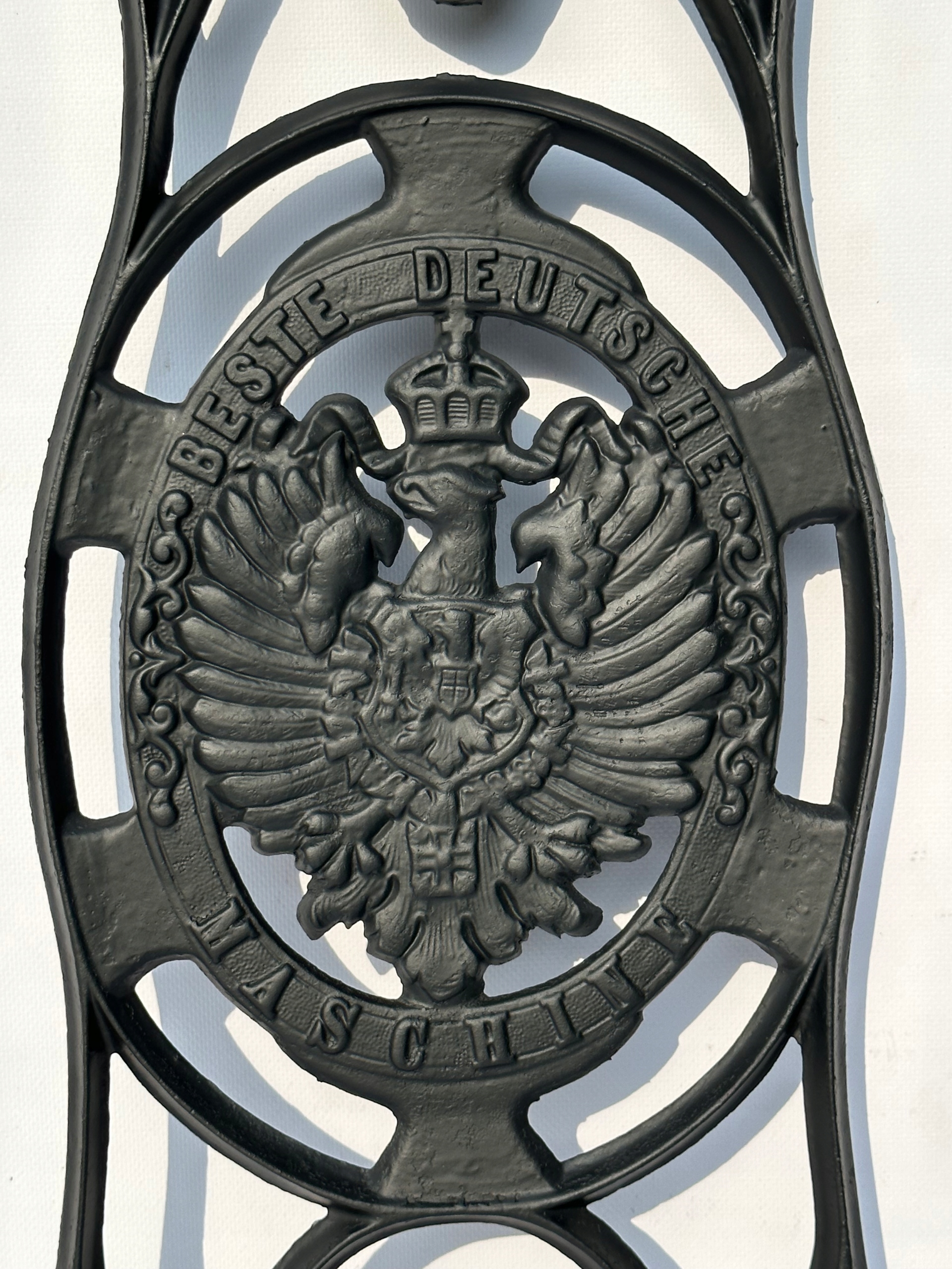 STARA ŻELIWNA NOGA - PODSTAWA MASZYNY - BESTE MASCHINE - ORZEŁ