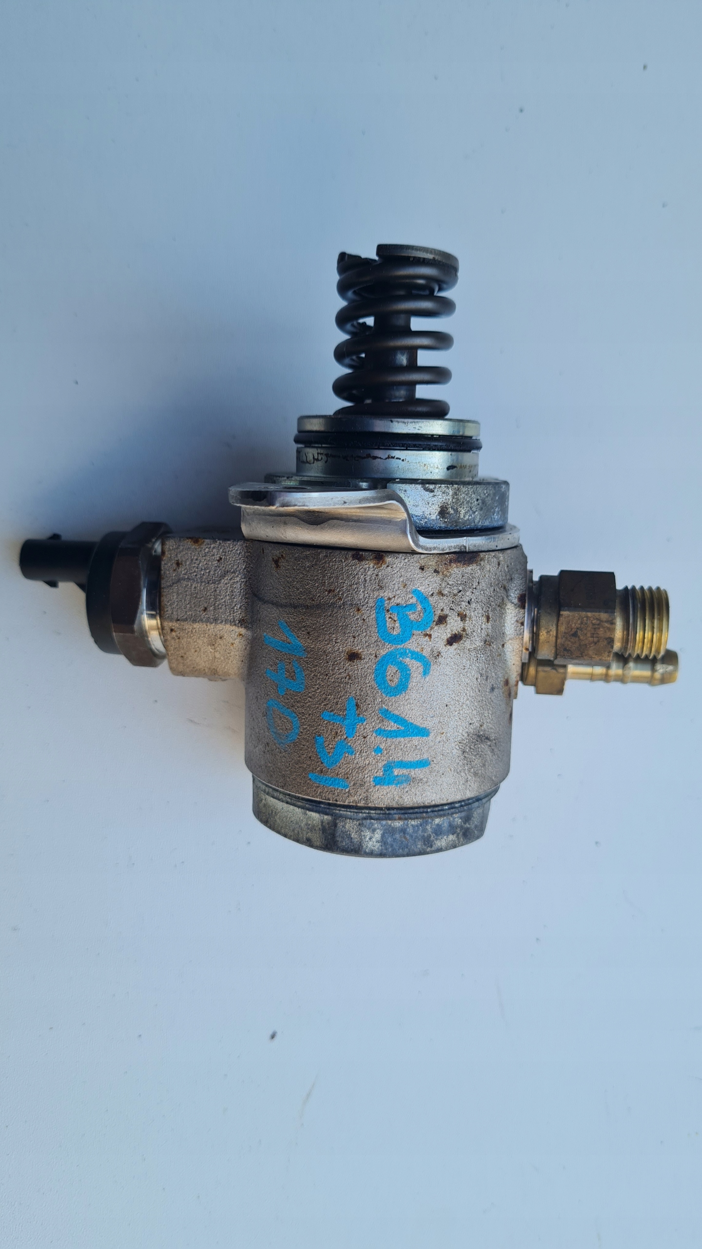 VW PASSAT B6 1.4TSI CHŁODNICZKA OLEJU