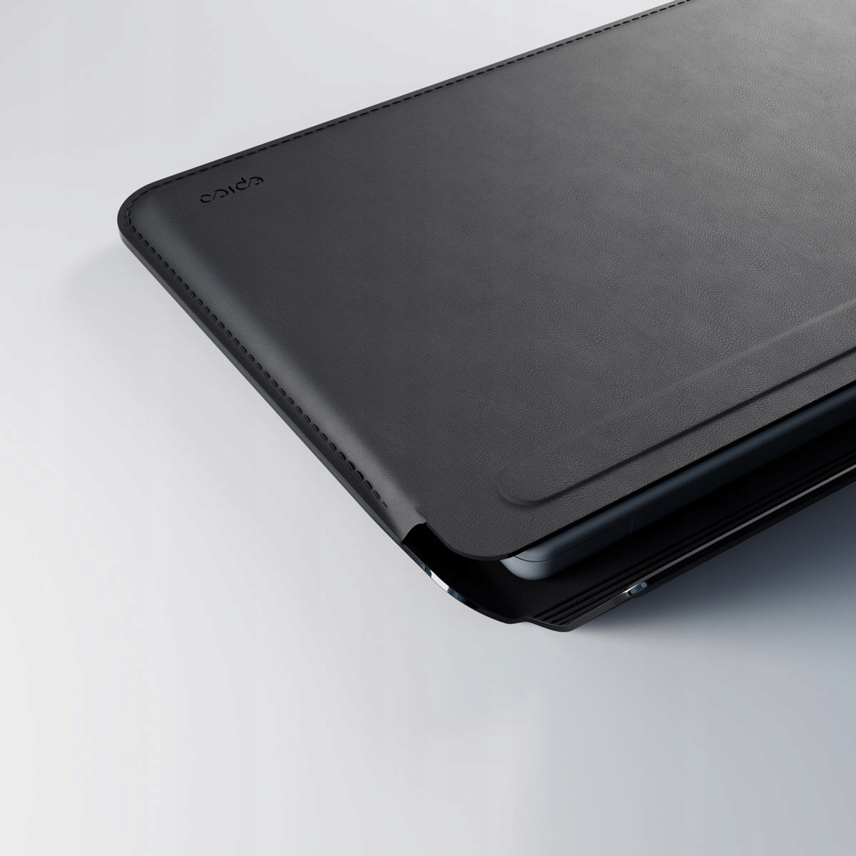 Epico Leather Sleeve MacBook Pro 16" czarny