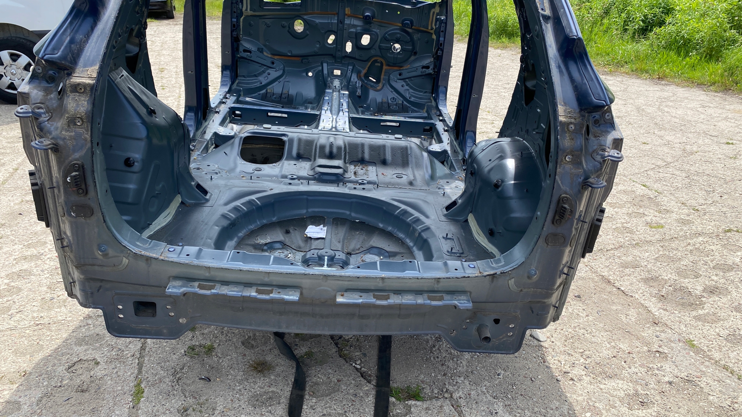 HYUNDAI TUCSON II III rear panel floor boot sump SG5 15-21