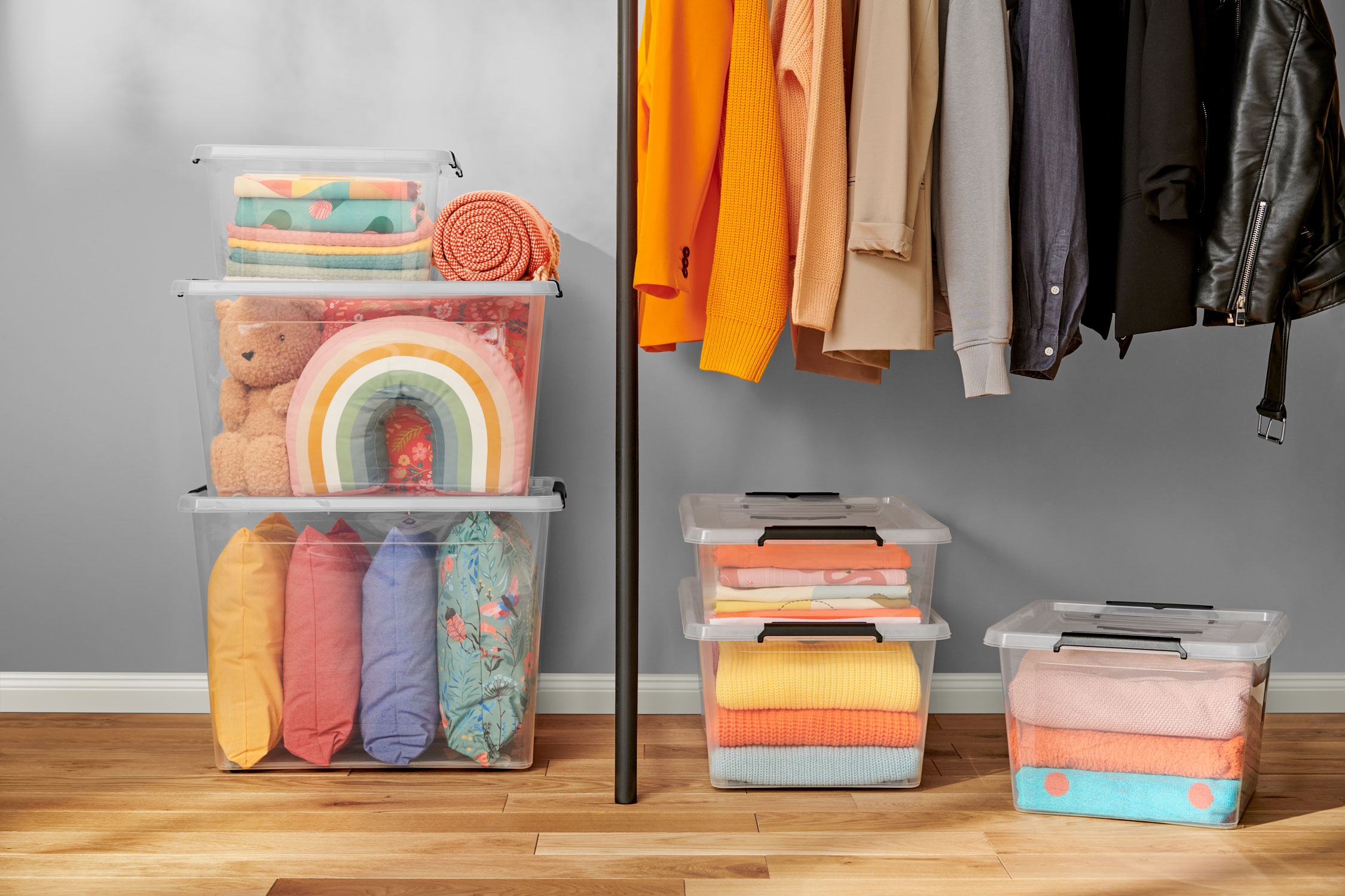 Pojemnik plastikowy 80 l z pokrywą na kółkach przezroczysty organizer