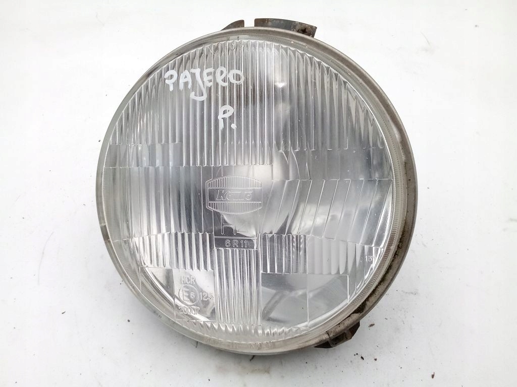 Mitsubishi Pajero and 1 light right front front Koito
