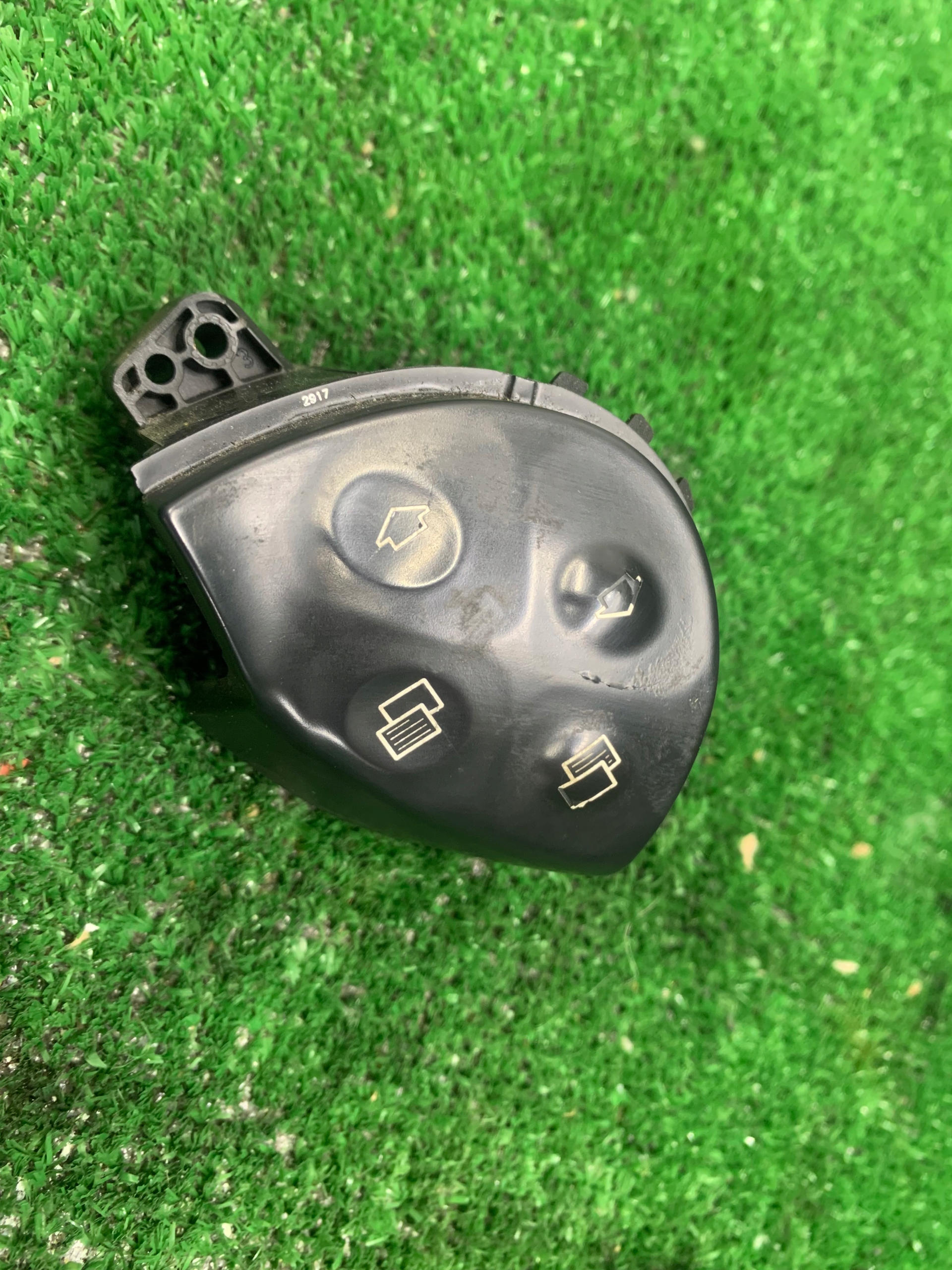 Mercedes w211 A2118213358 MULTIFUNKCJA KIEROWNICY