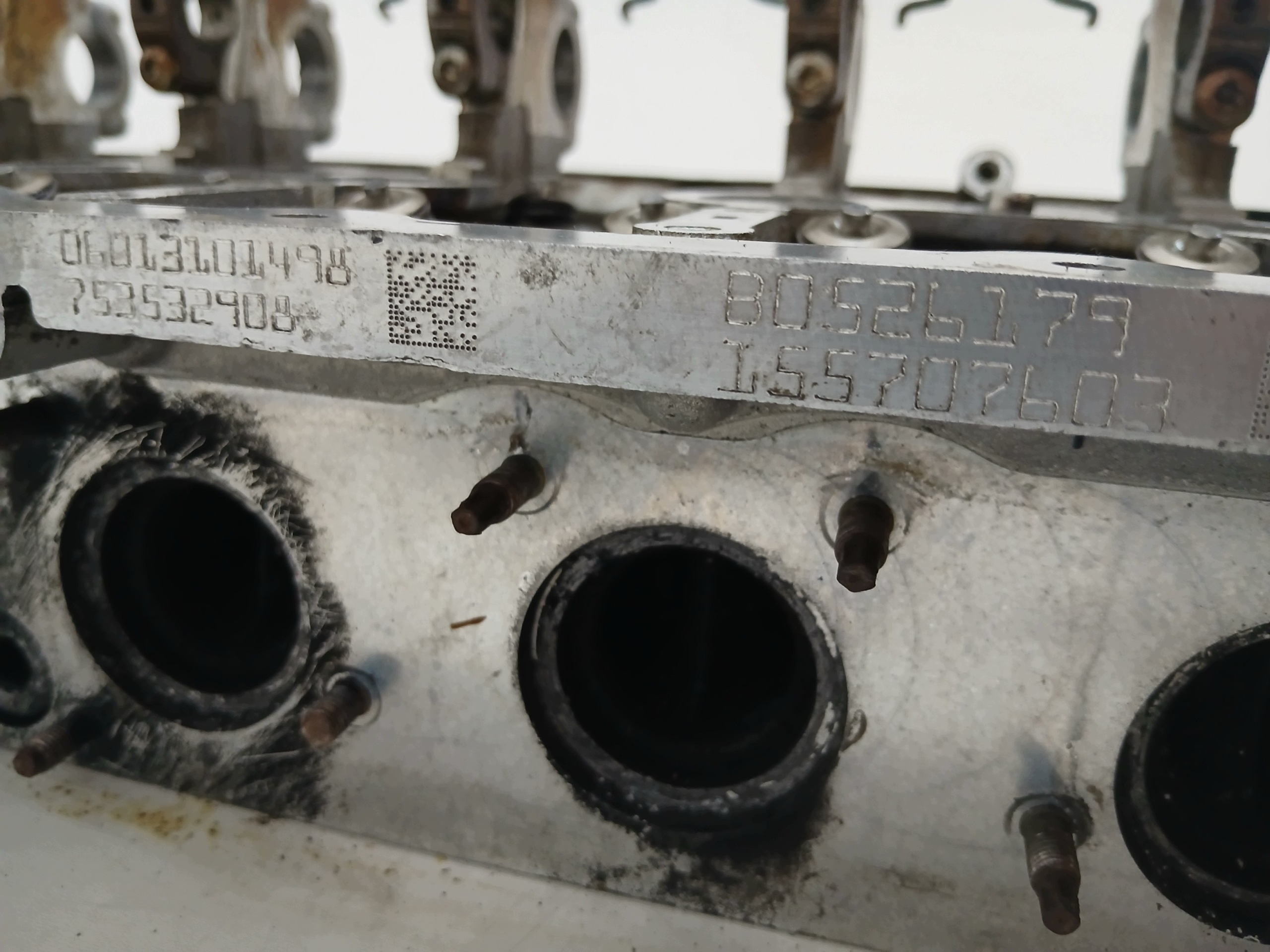 head. BMW E90 N52B25A OE 7535329
