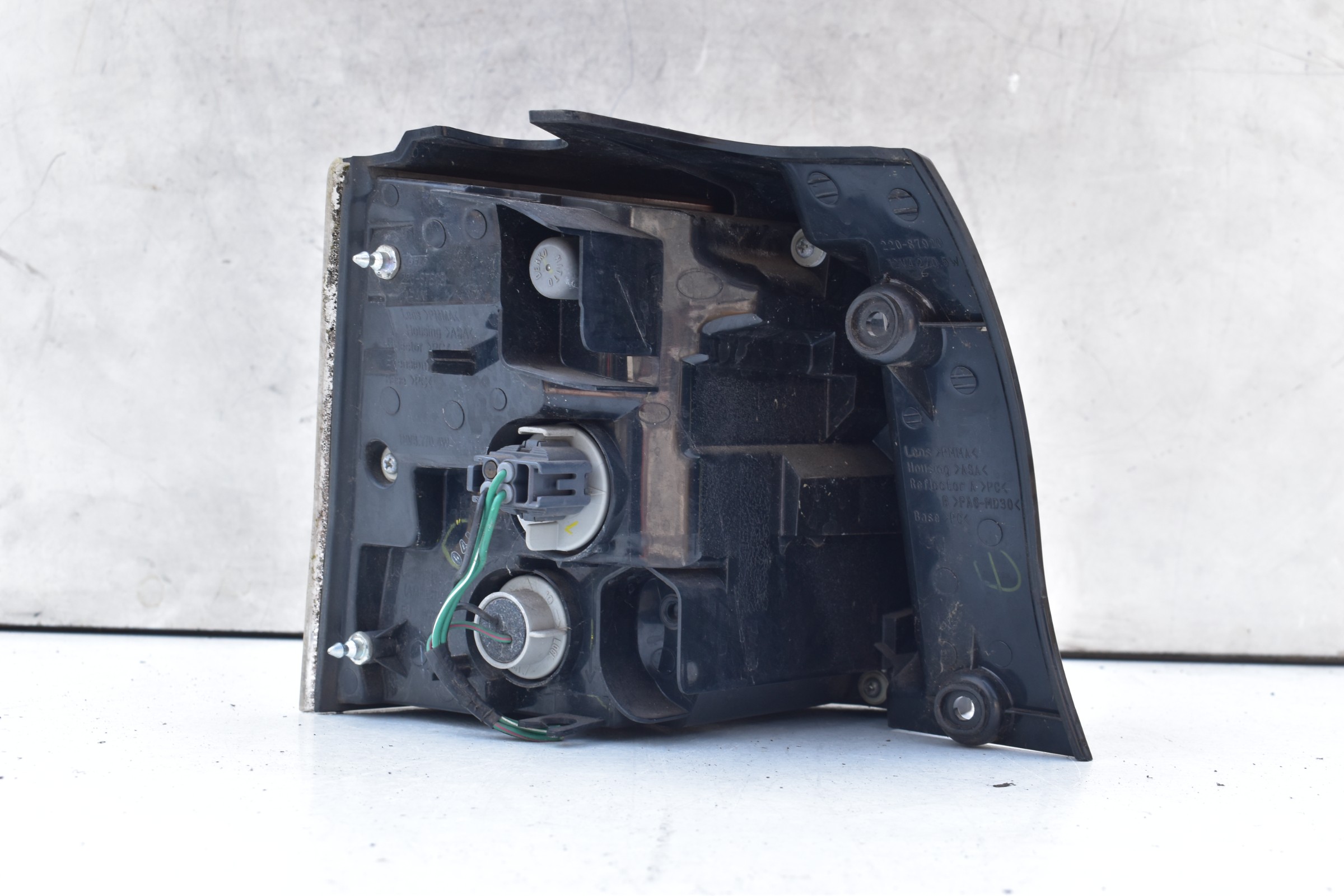 light right rear part MITSUBISHI OUTLANDER II 220-87813 EU