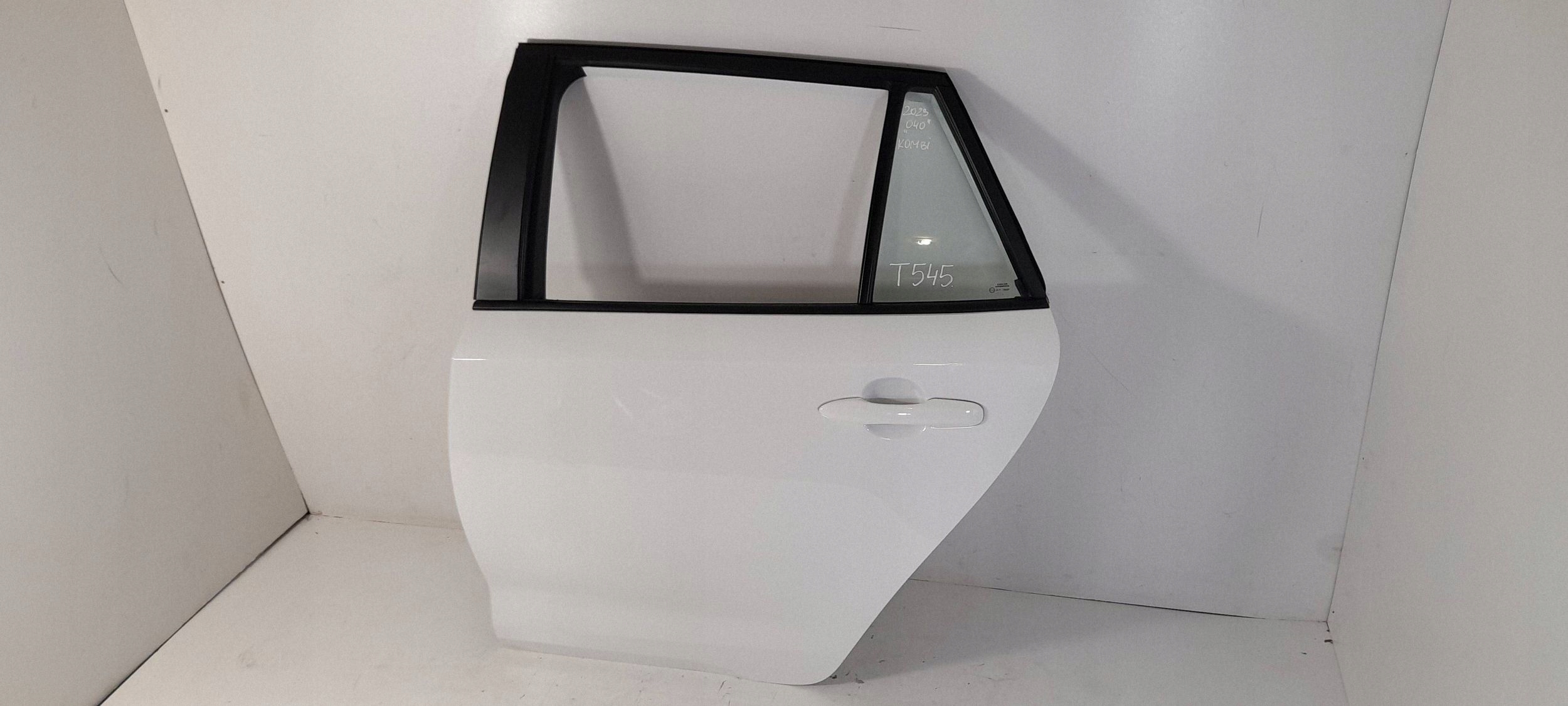 Toyota Corolla E21 Kombi door rear. left 040 (T545)