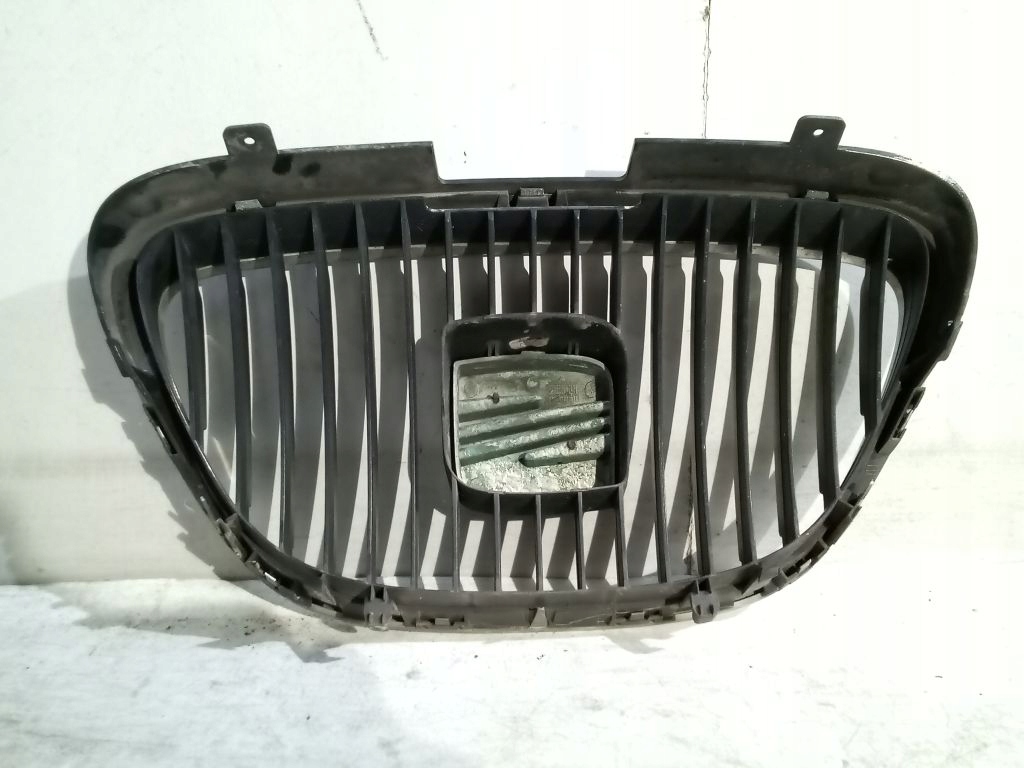 seat ALTEA решетка радиатора