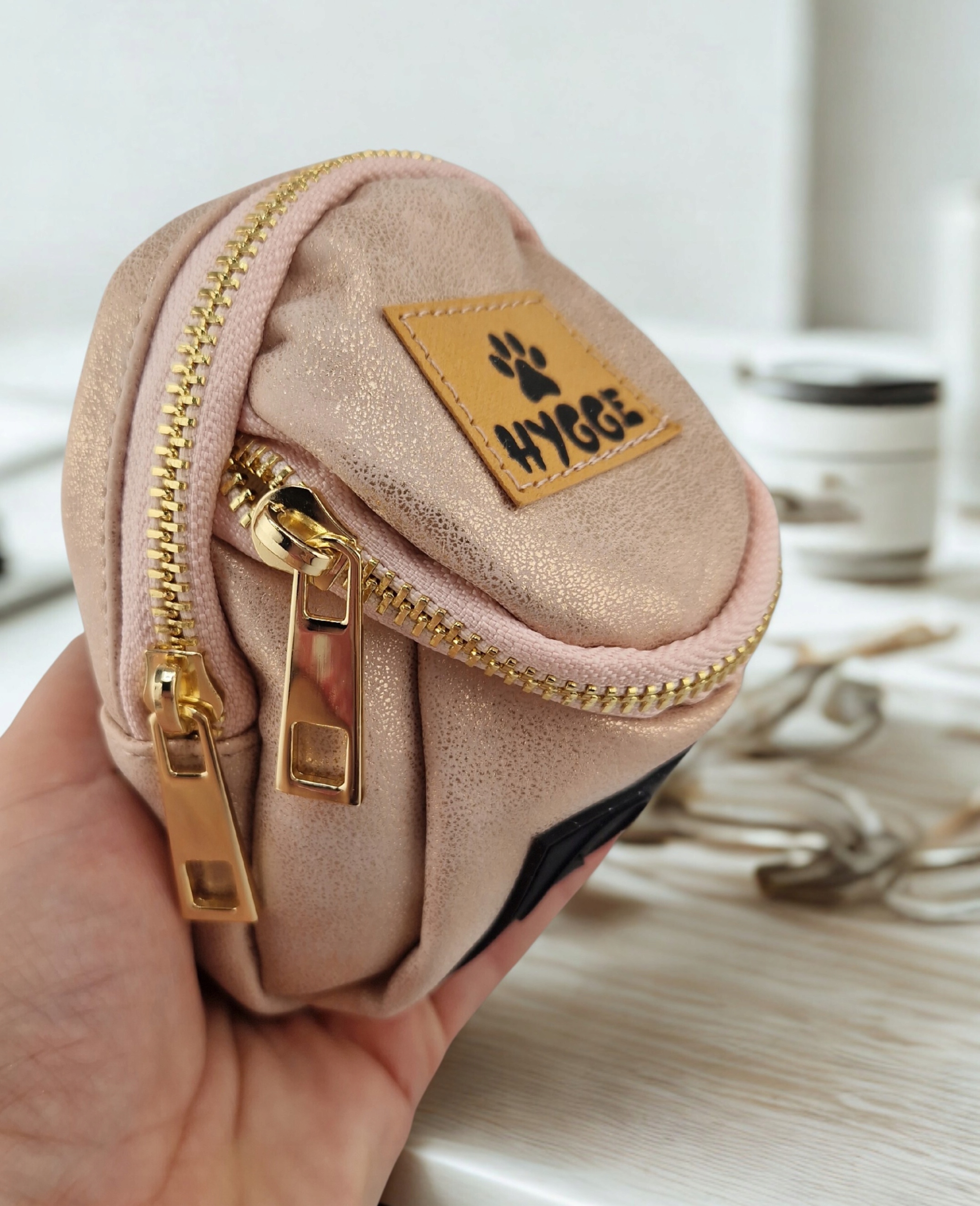 Levně Designová prémiová vycházková taška na pamlsky, nákupy a drobnosti