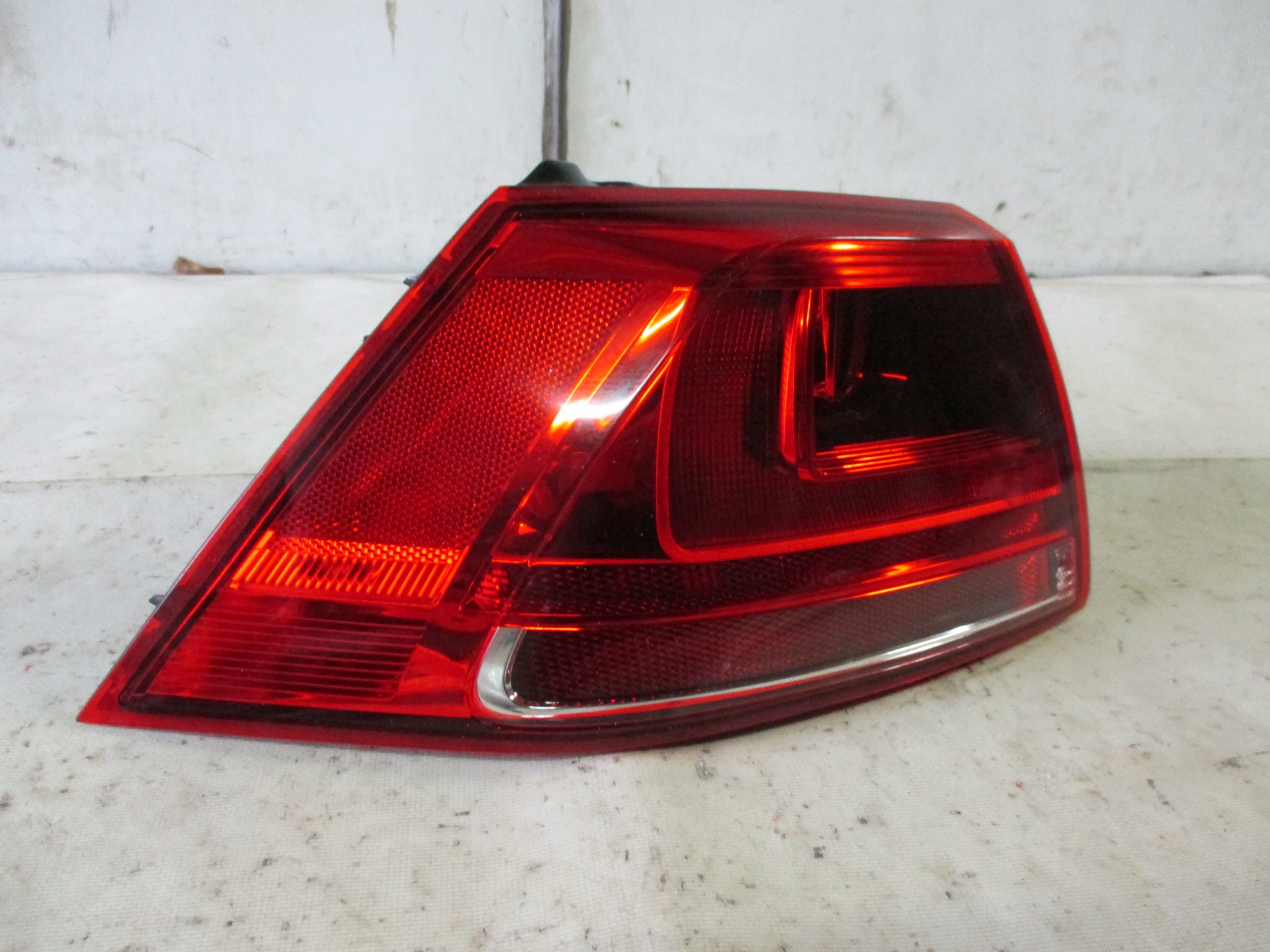 light left rear part rear VW Golf VII 5GM945095B