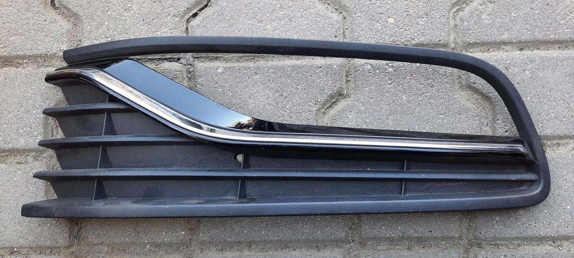 6C0853665D - ЛІВА РЕШІТКА БАМПЕРА VW POLO LIFT 14 - >