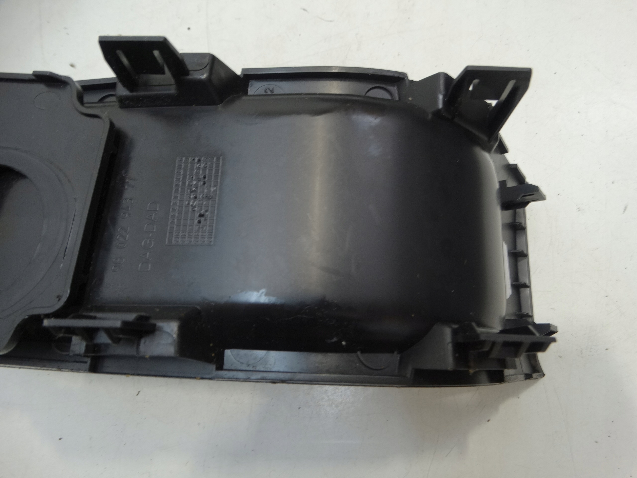 kryt elektrická brzda tunelu CITROEN C4 CACTUS 9802293877