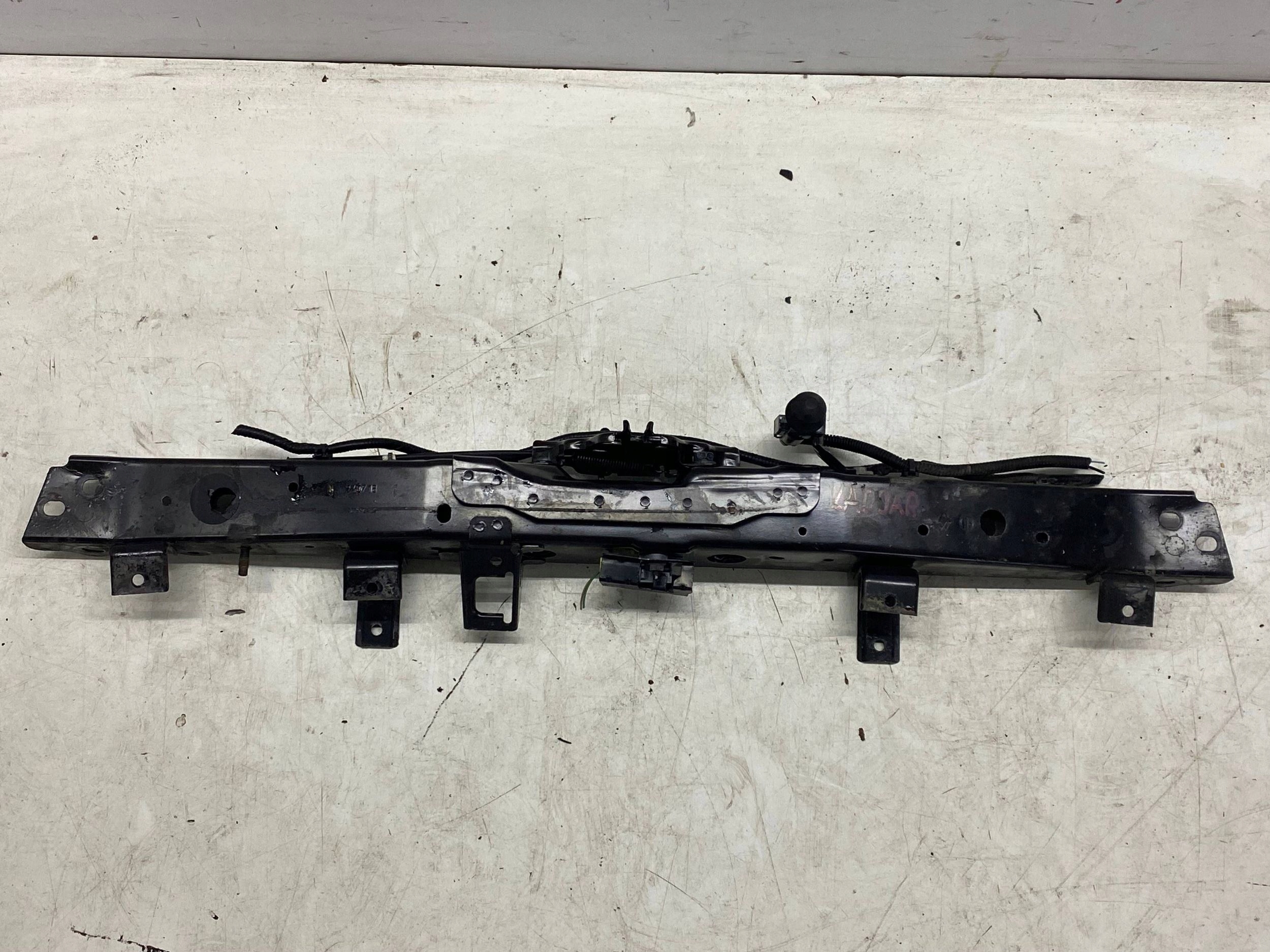support panel for radiators upper sider of a lock RENAULT KADJAR 1.3 TCE 625164EA0A