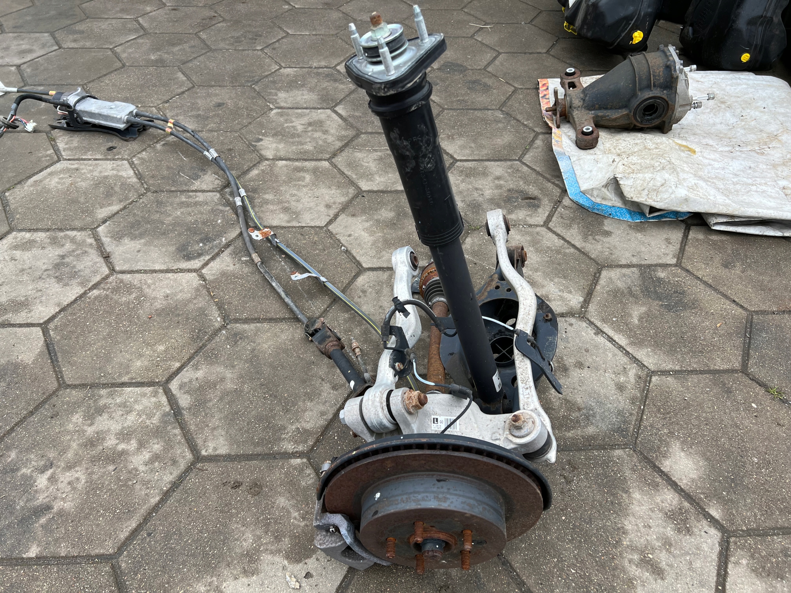 LEXUS GS IV Gs250h ЦАПФА ЛІВА ЗАД. ПІДВІСКА