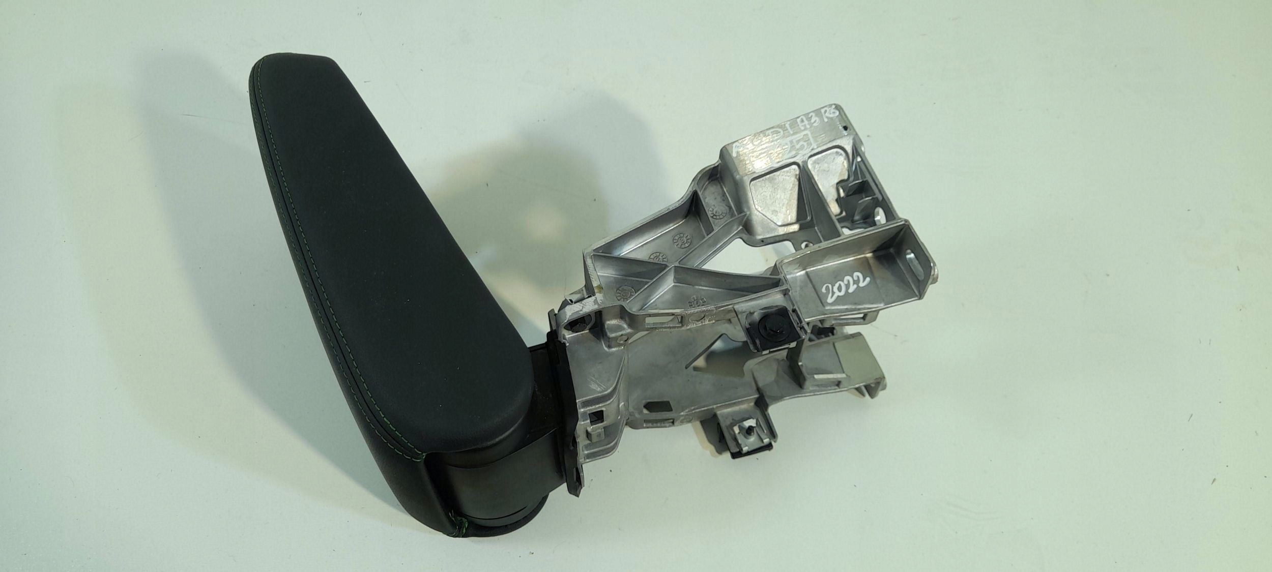 Audi RS3 8Y bracciolo consolle 9928010172 (T25)