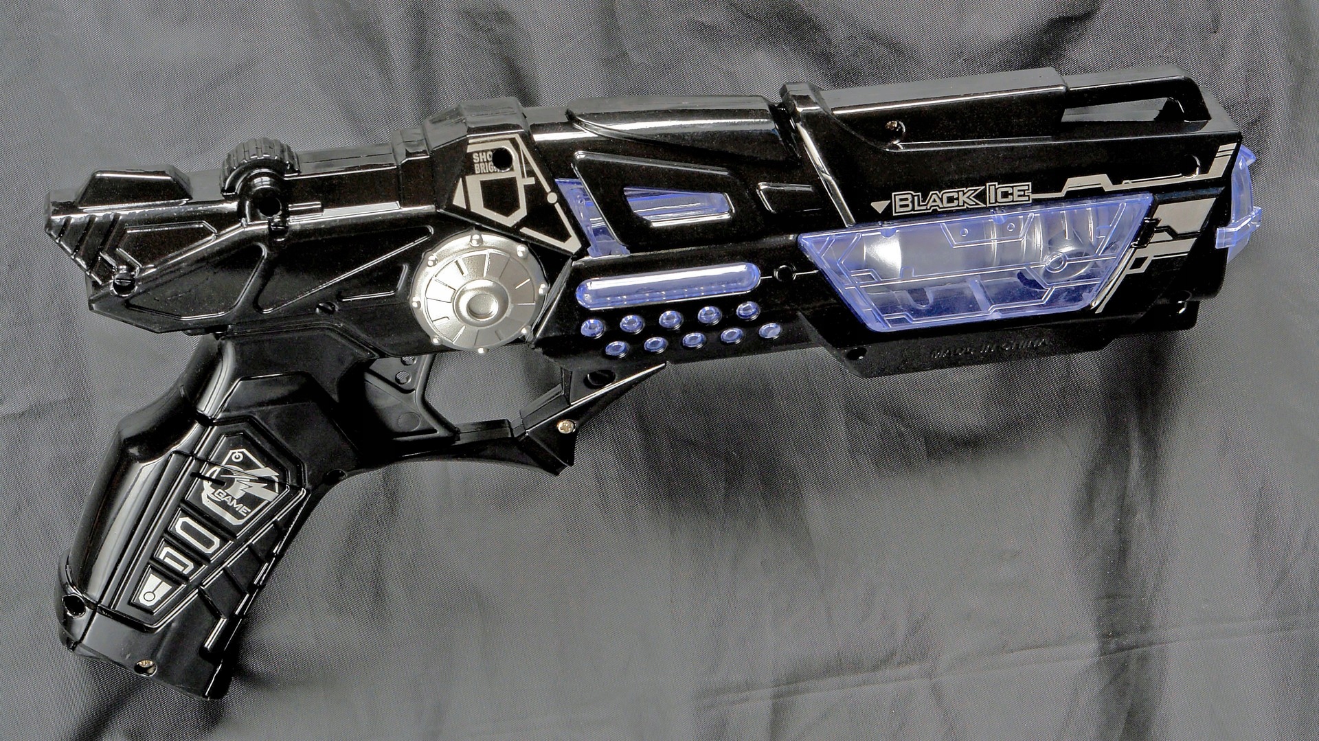 Pistolet Black Ice na baterie dźwięk efekt