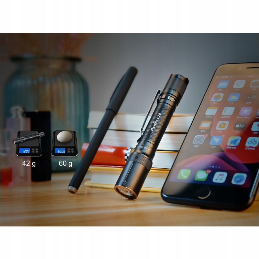 FENIX LATARKA DIODOWA LEKKA BATERIE AA IP68 E20 V2.0 126m 350 lm Maksymalna siła światła 350 lm