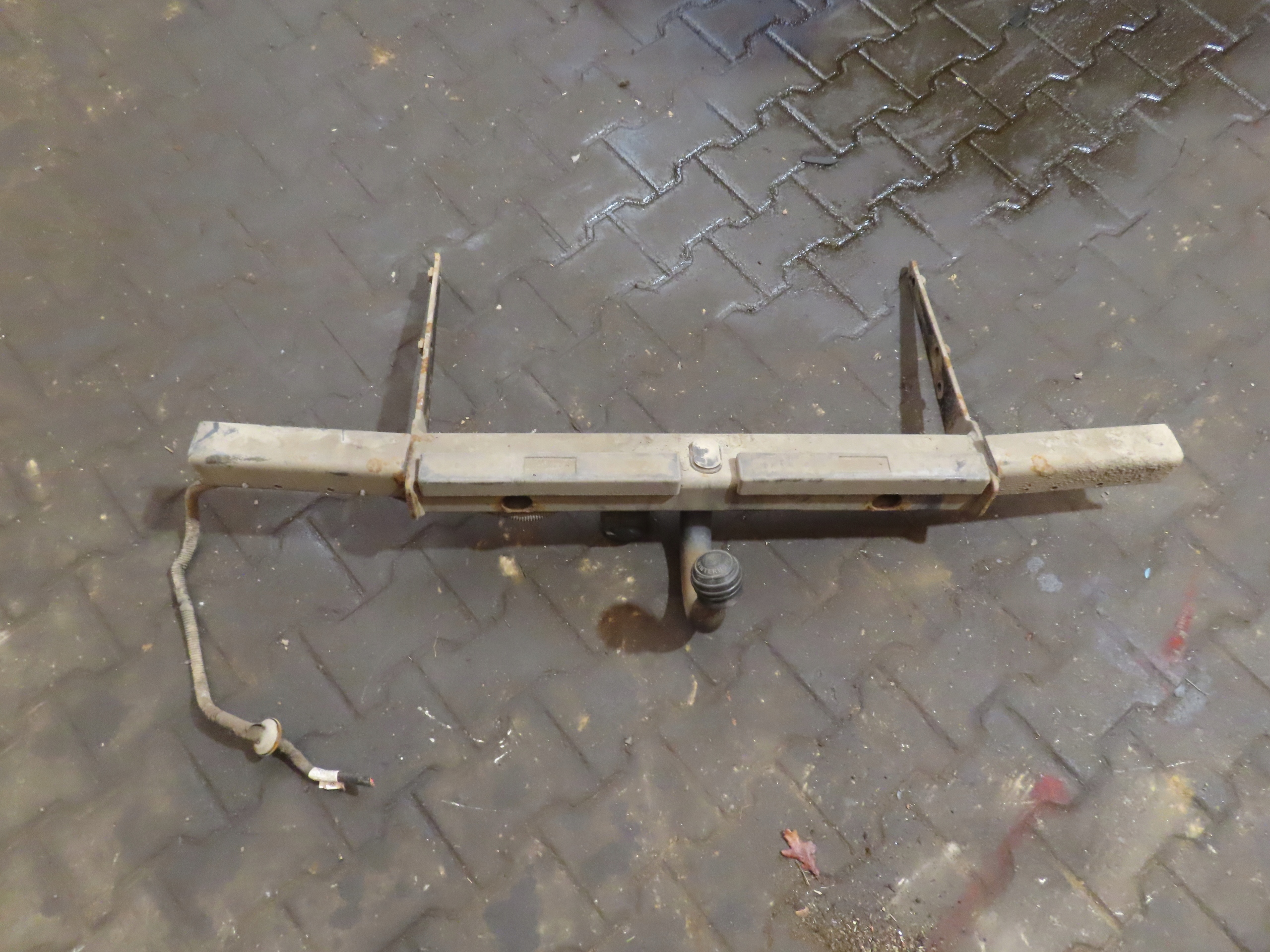 VW T5 FL Hak westfalia 7H0803881D