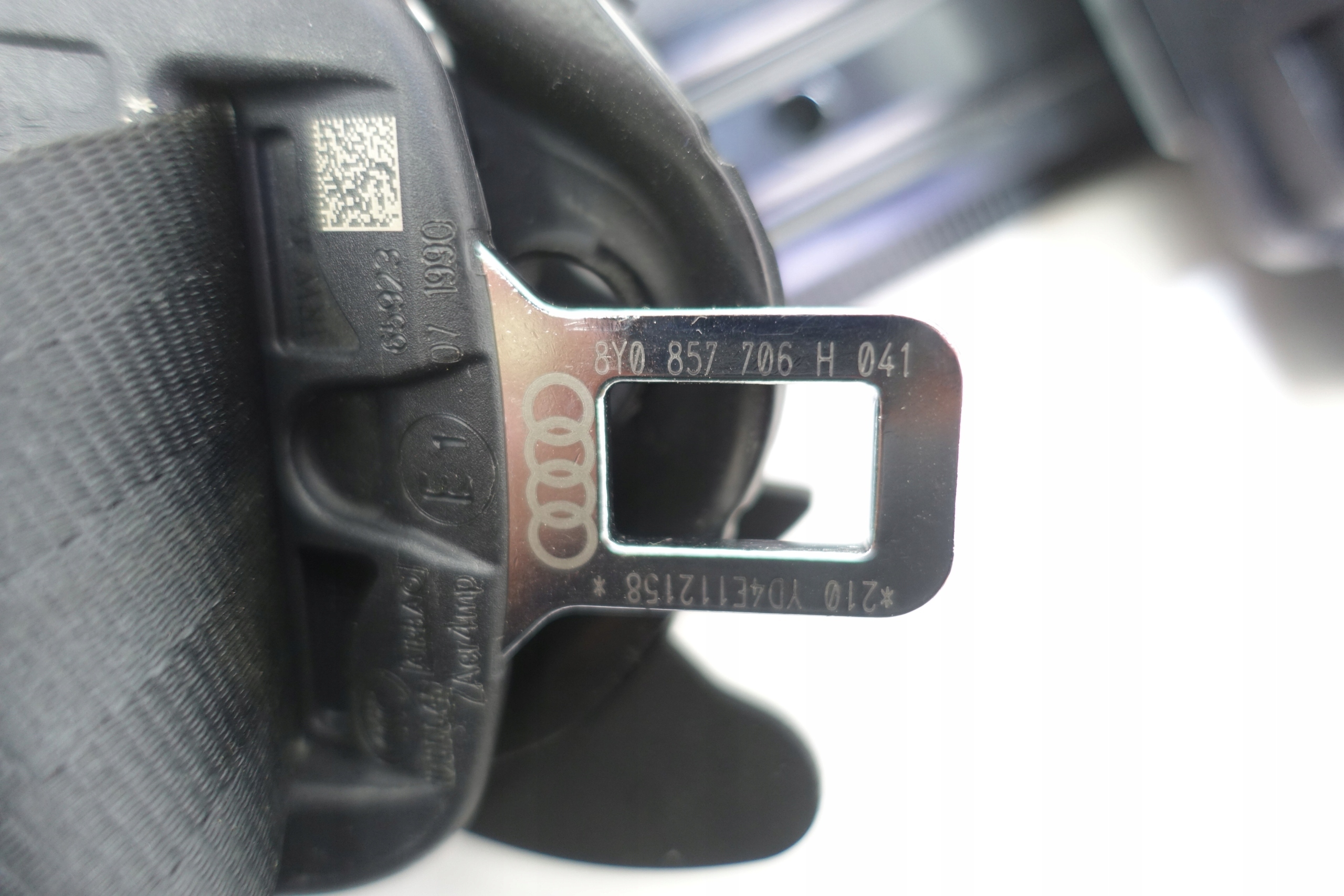tension belt safety right front AUDI A3 8Y 20