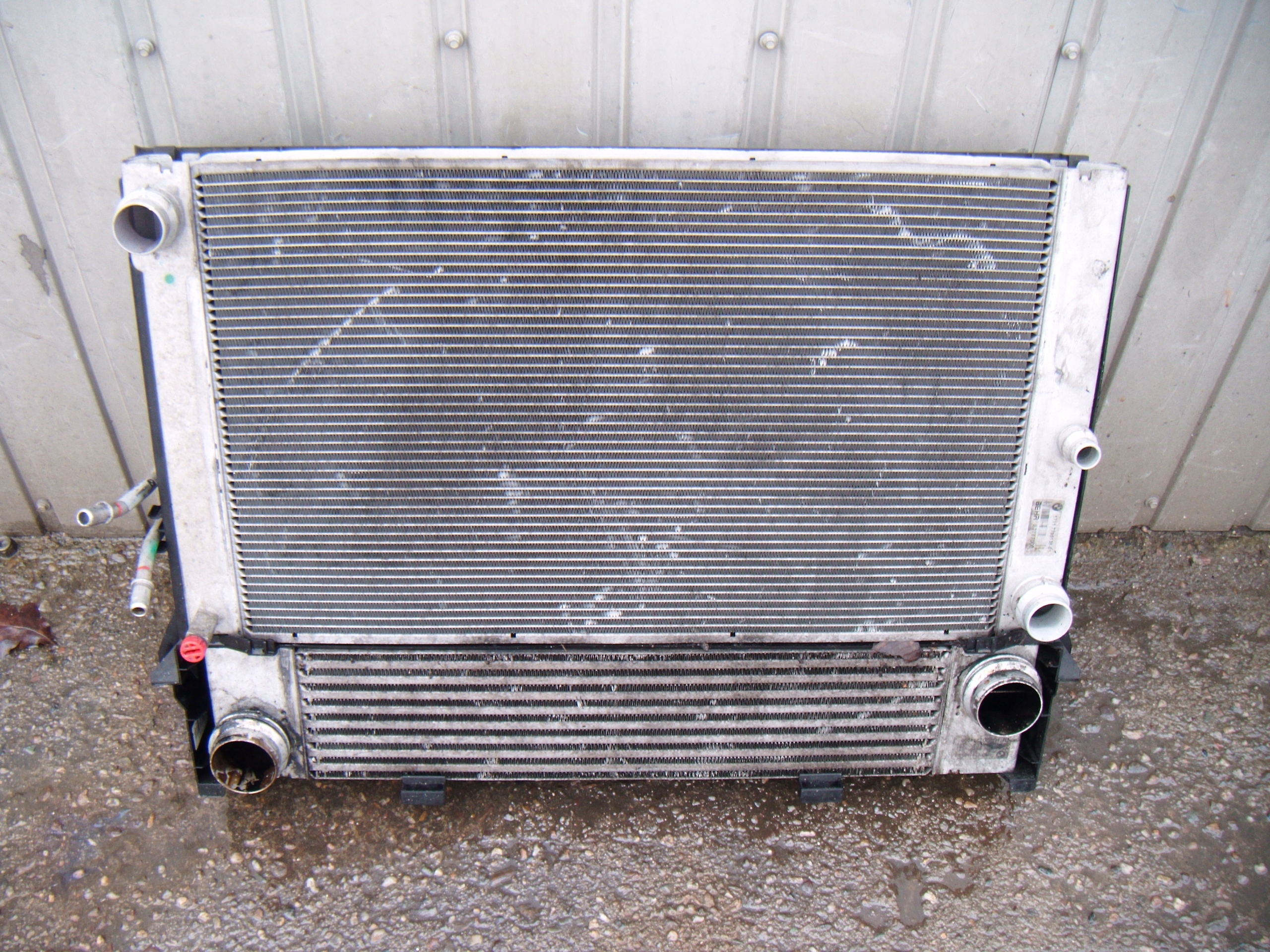 BMW 7 IV E65 3.0 05-08 CHŁODNICA WODY INTERCOOLER 17117795138 17517791909