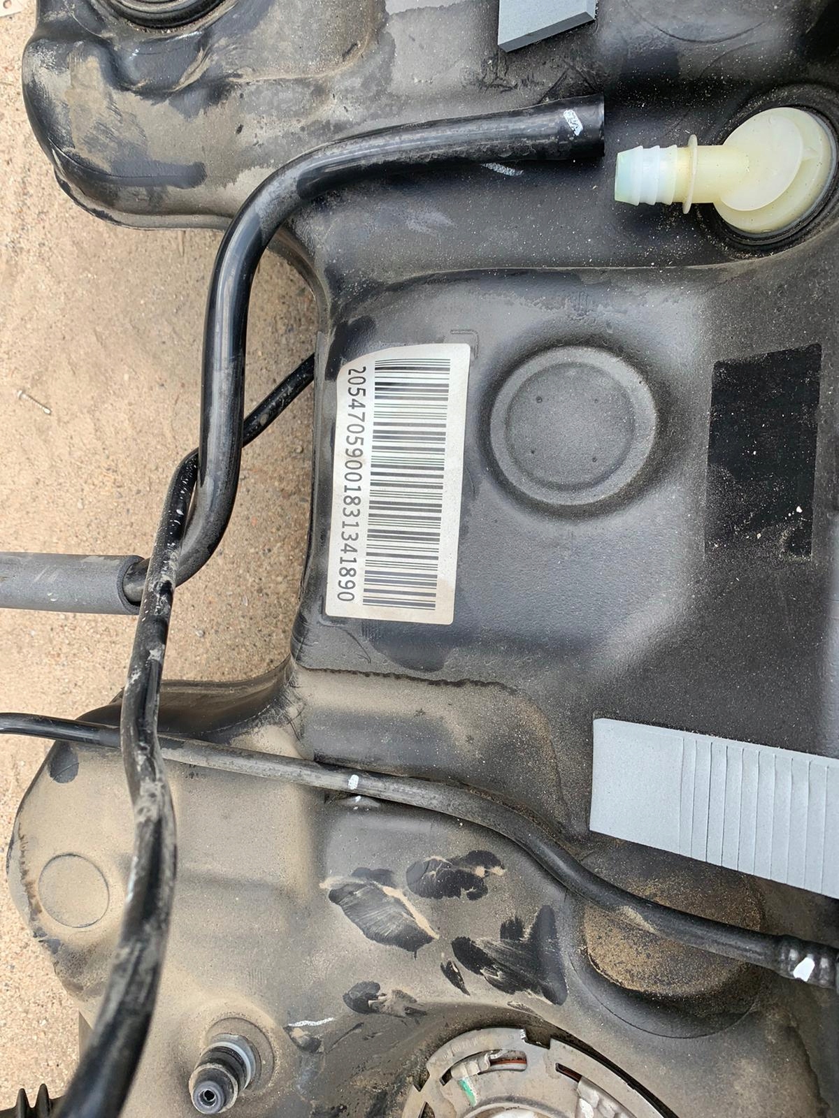 TANK KPL.MERCEDES W205 C180 C200 1