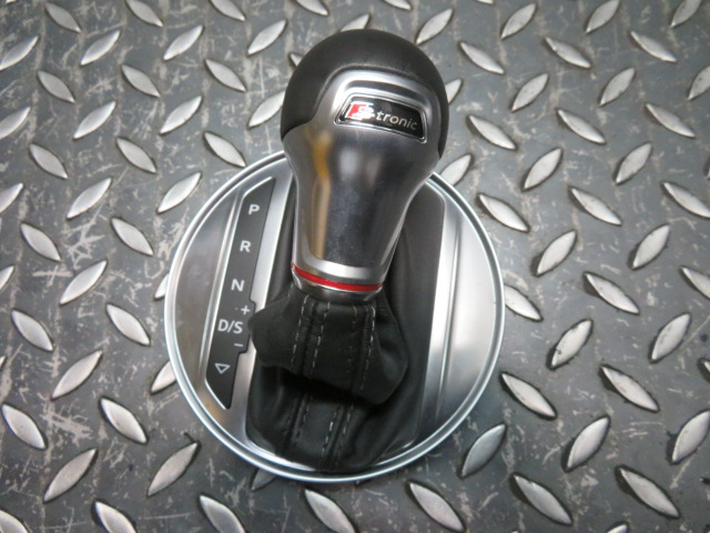 8S1713139A 8S1713139 - РУЧКА РЫЧАГА ПЕРЕКЛЮЧЕНИЯ ПЕРЕДАЧ РЫЧАГ AUDI TT 8S