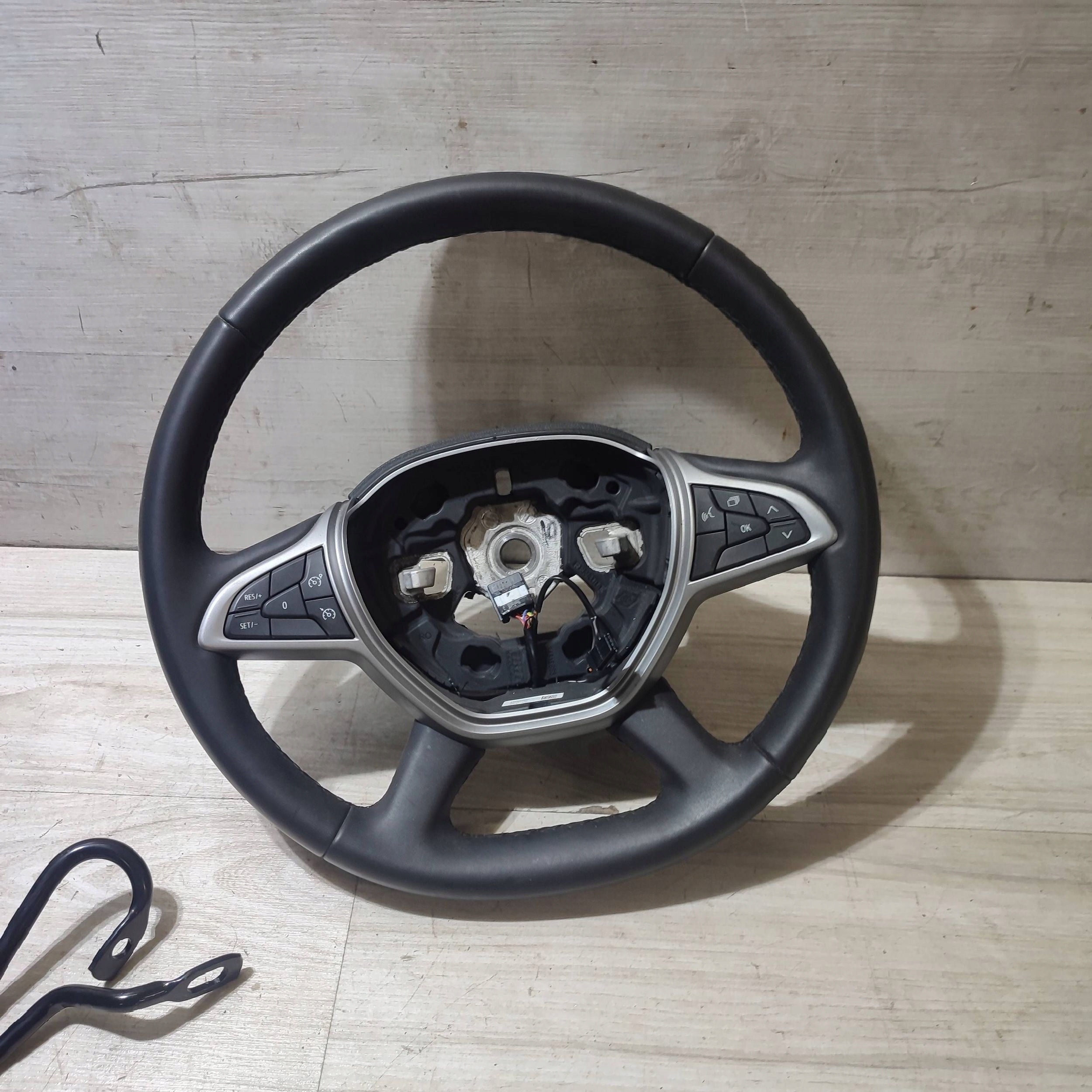 lenkrad Dacia Jogger 484007828R