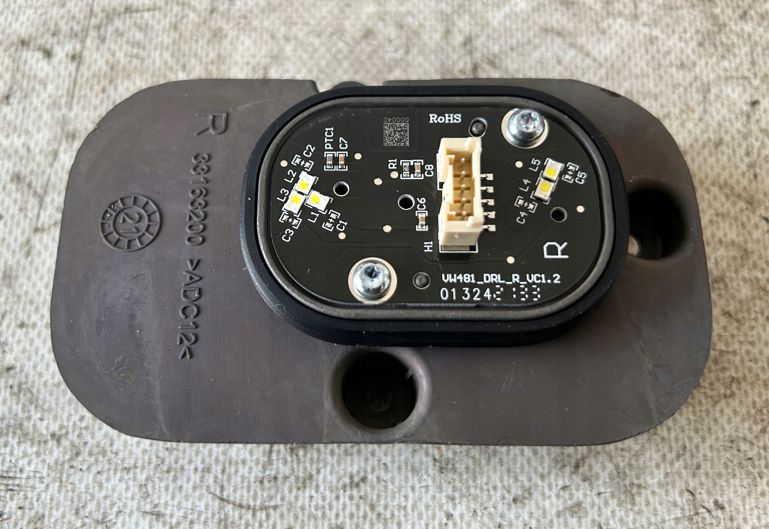 JEZ LED DRL right VW PASSAT B8 GTE 33163200