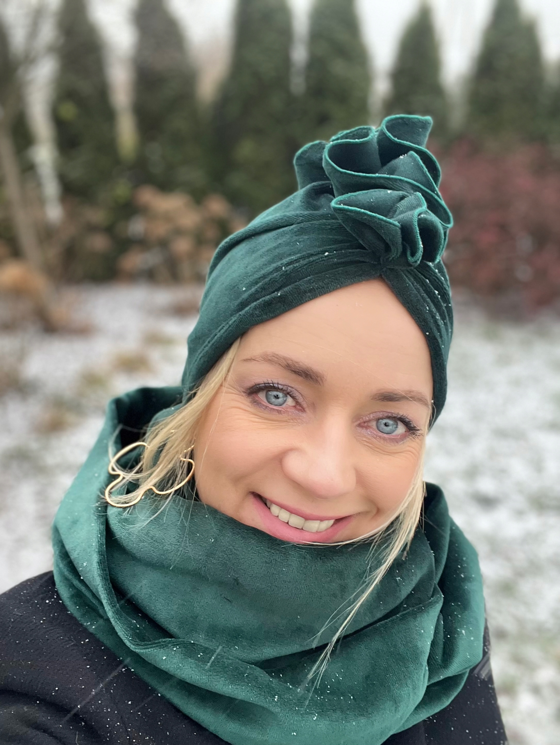 Turban Luba butelkowa zieleń 28 z weluru marszczony także po chemioterapii Marka Eva Design