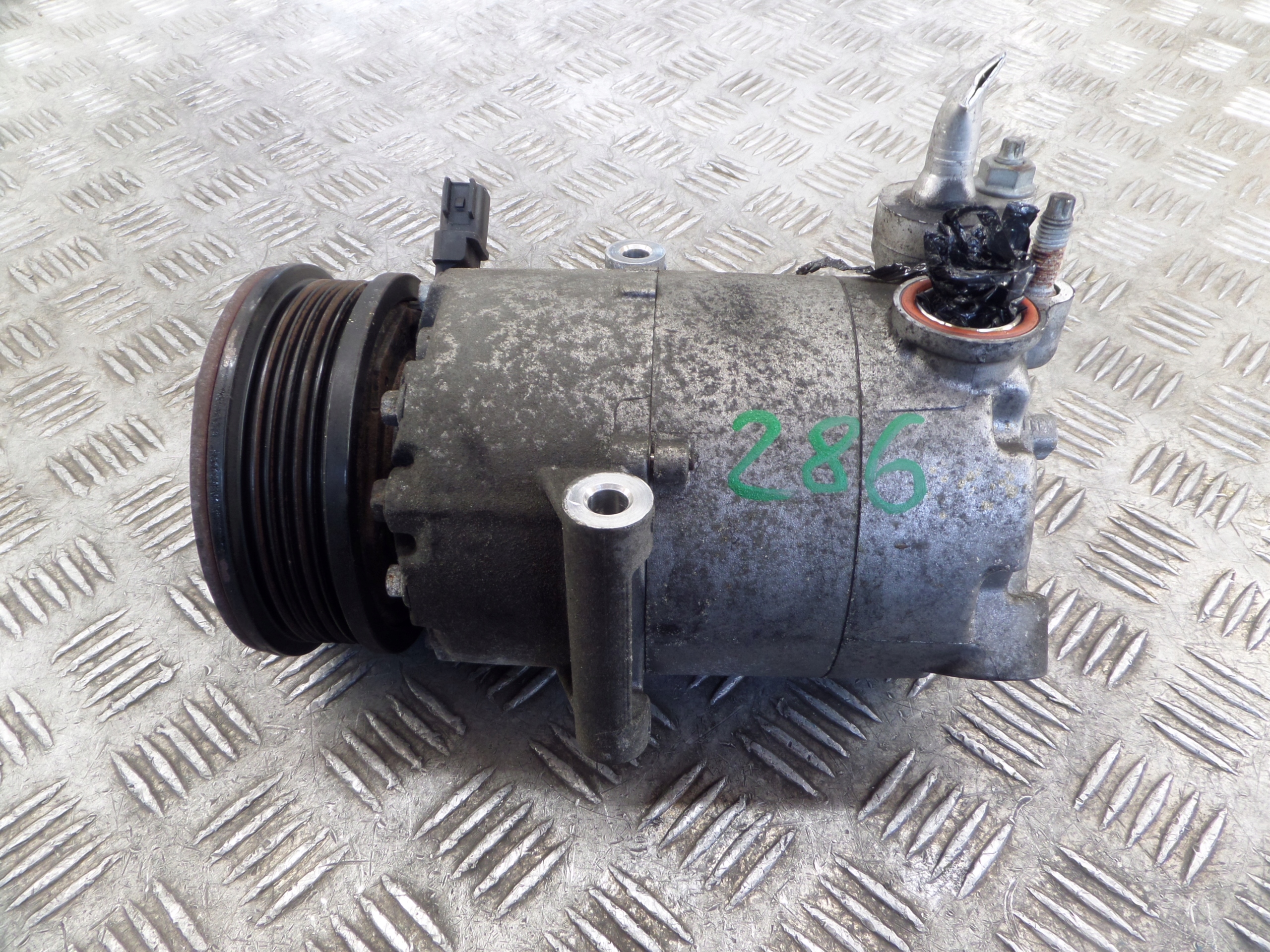 Ford OE AV61-19D629-CA Klimakompressor klimaanlage