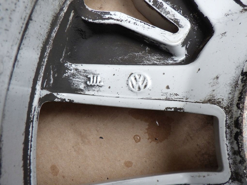 VOLKSWAGEN 6.5 J x 16 5x112 ET 48M disk hliníkový